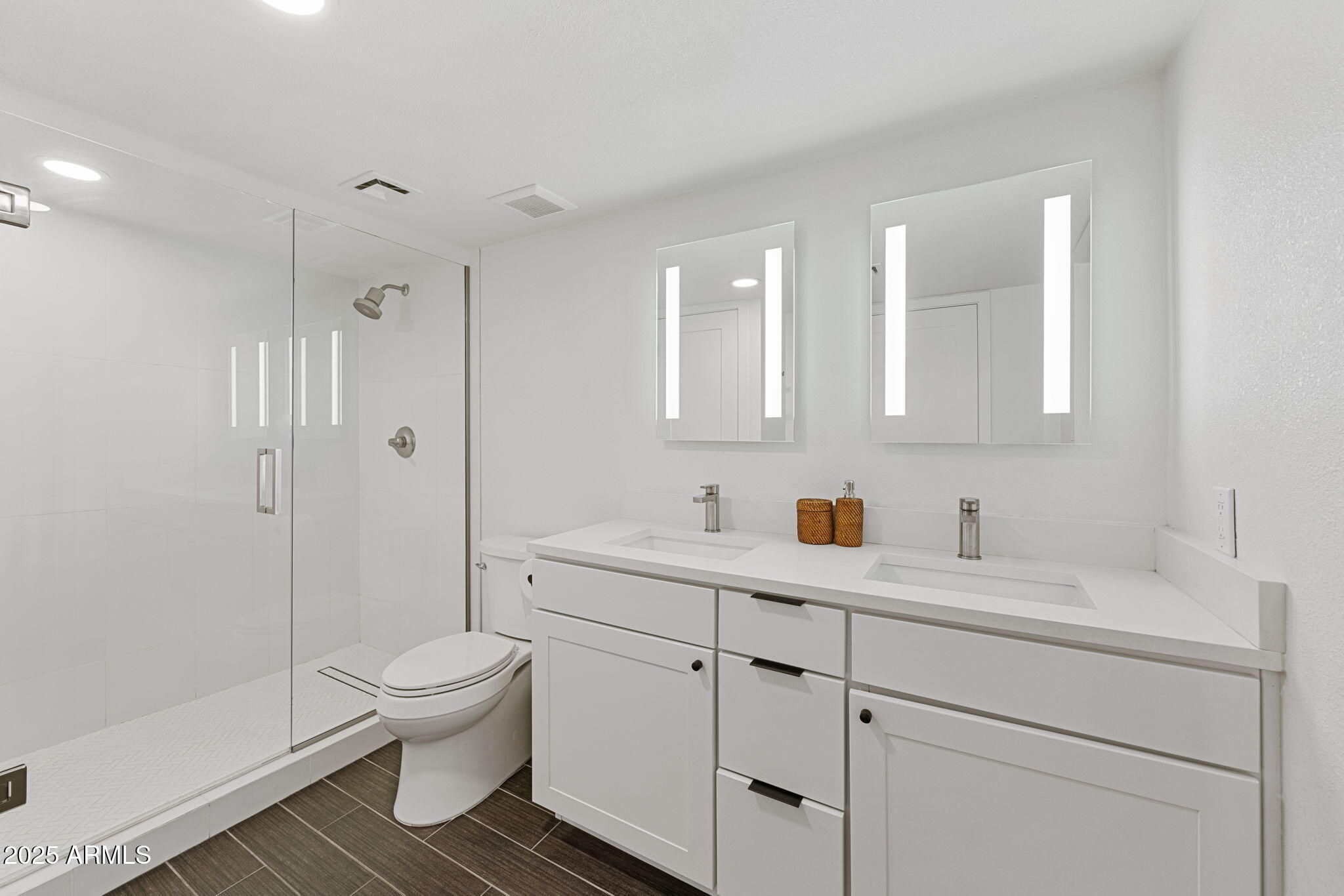 7343 E NORTHLAND Drive