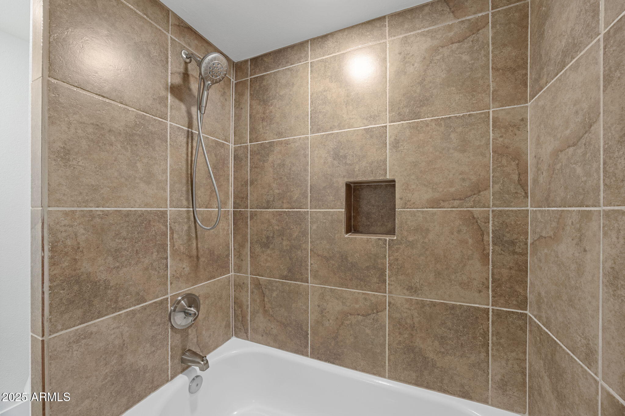 7343 E NORTHLAND Drive