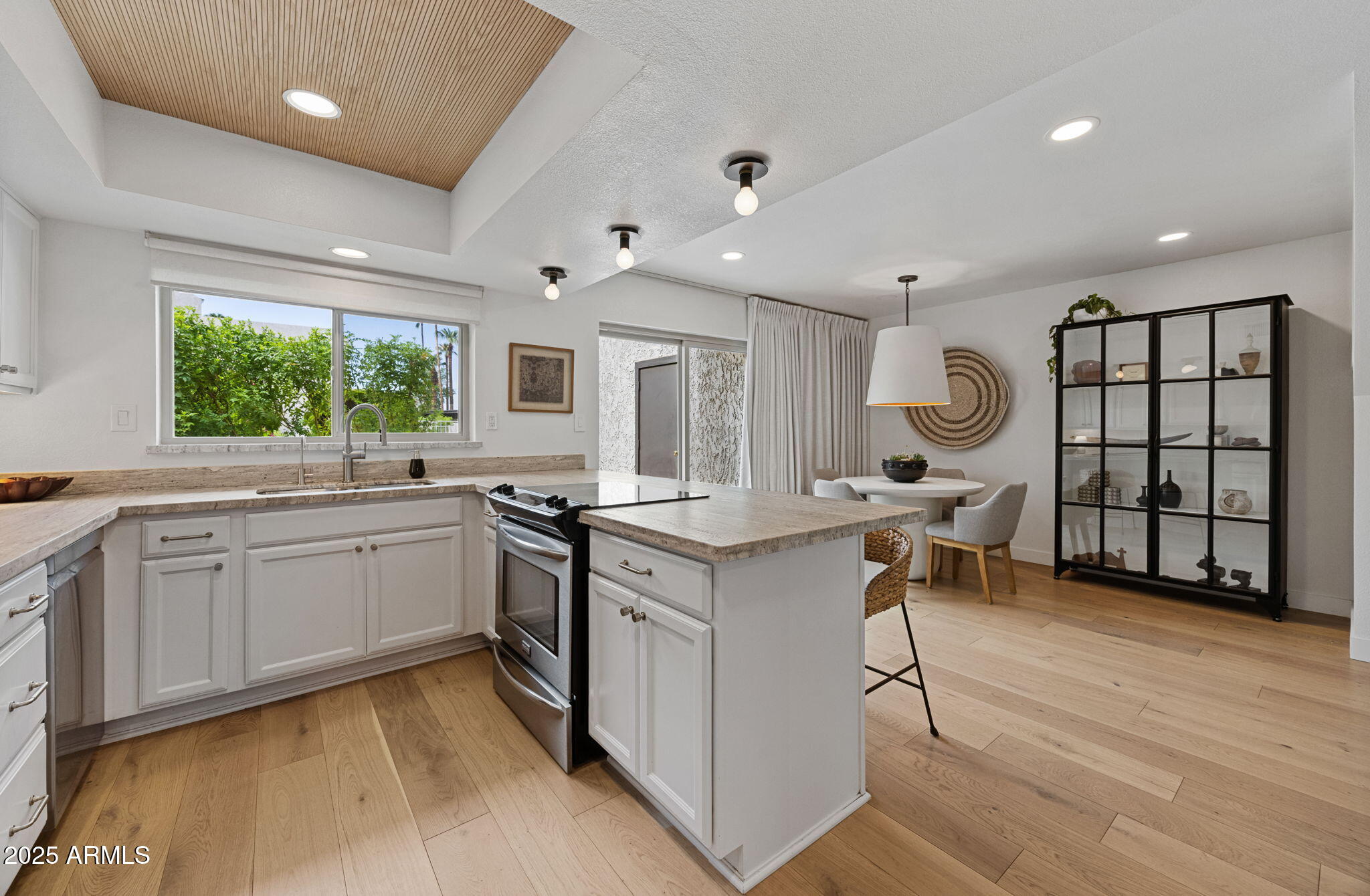 7343 E NORTHLAND Drive