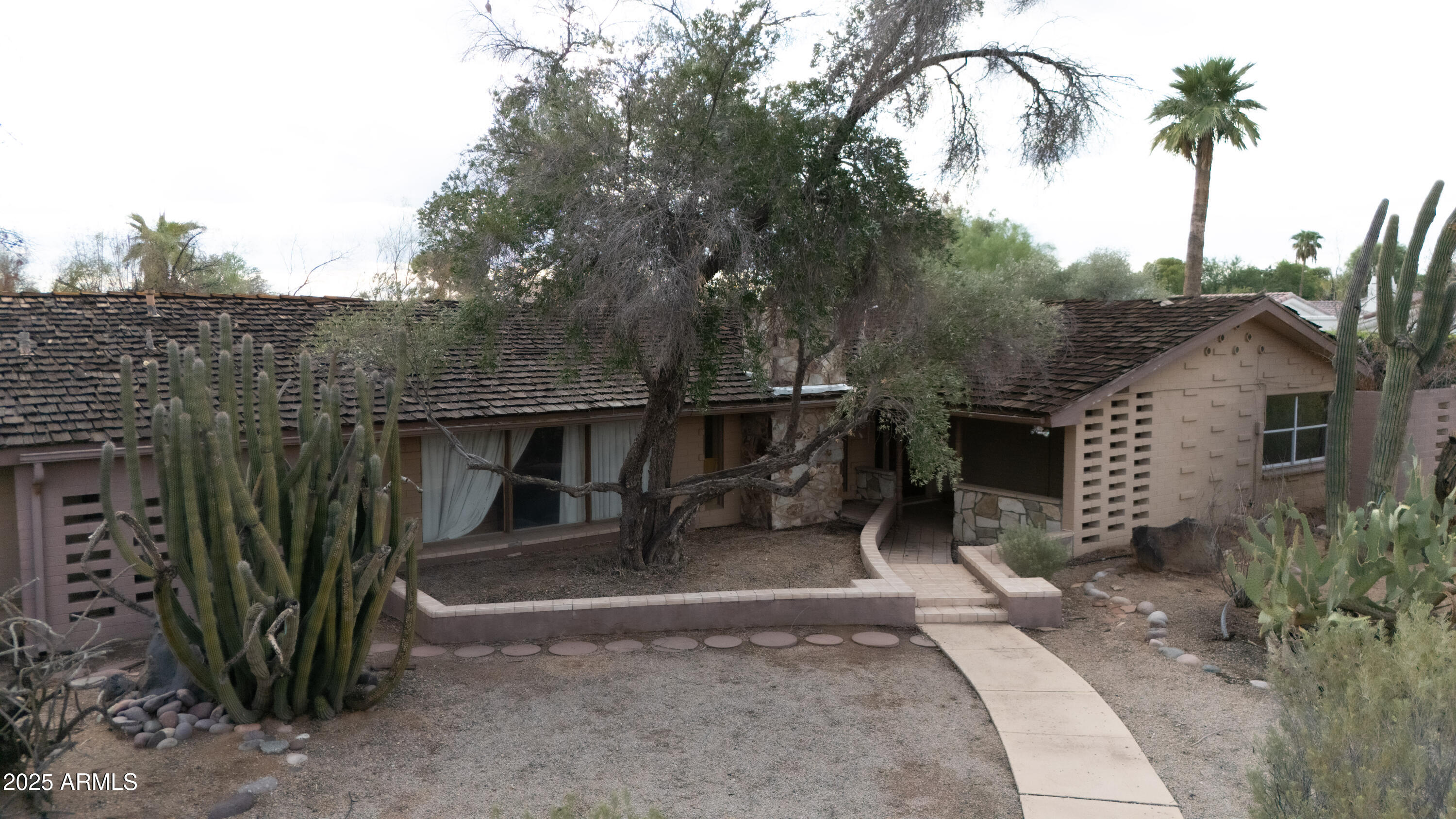 6701 E MOCKINGBIRD Lane