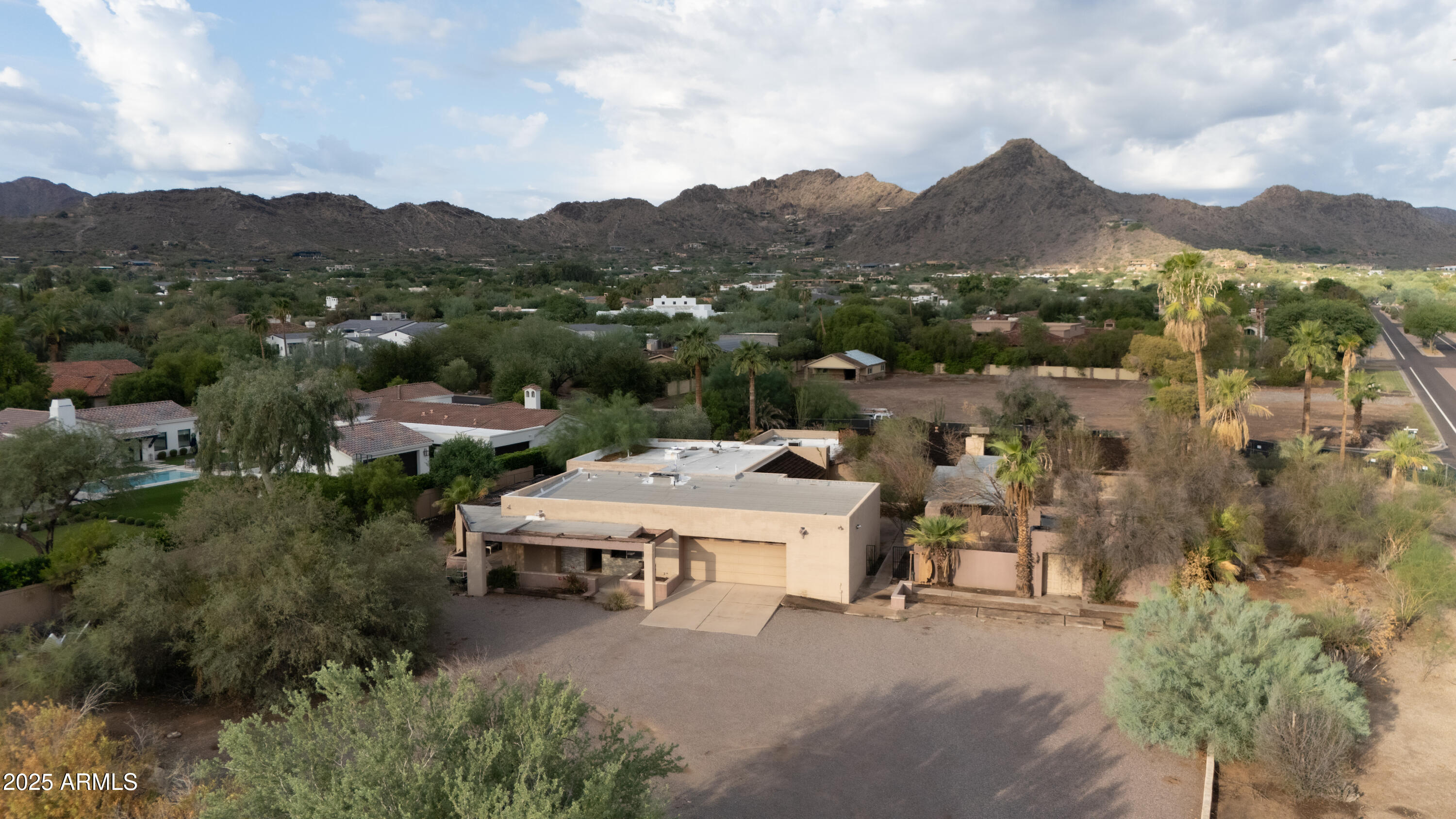 6701 E MOCKINGBIRD Lane