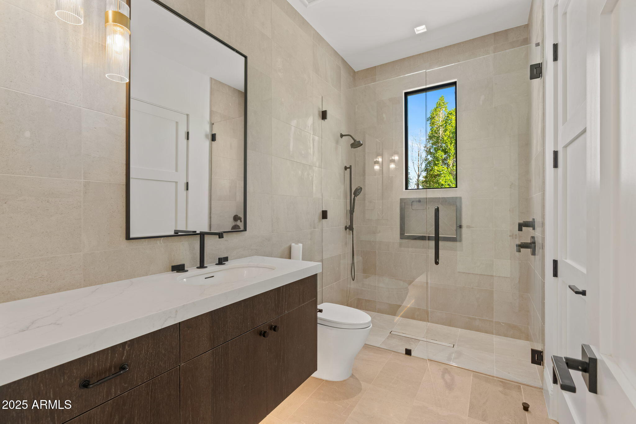 6230 E HILLCREST Boulevard