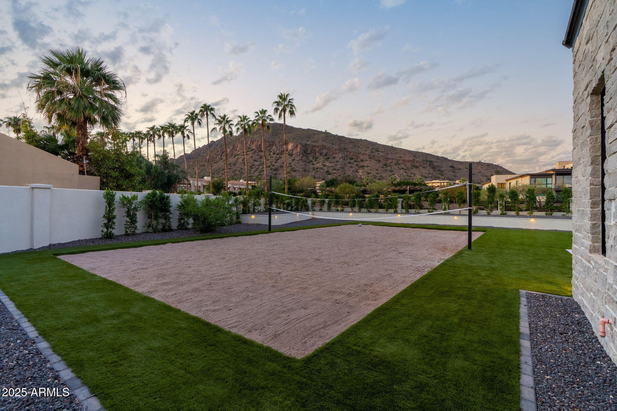 6230 E HILLCREST Boulevard