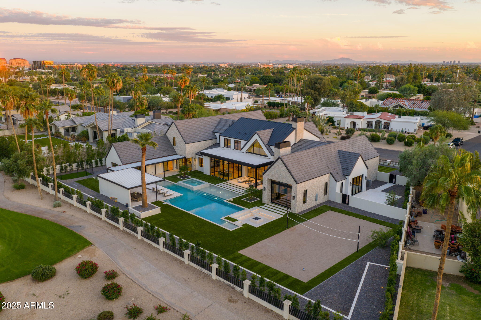 6230 E HILLCREST Boulevard