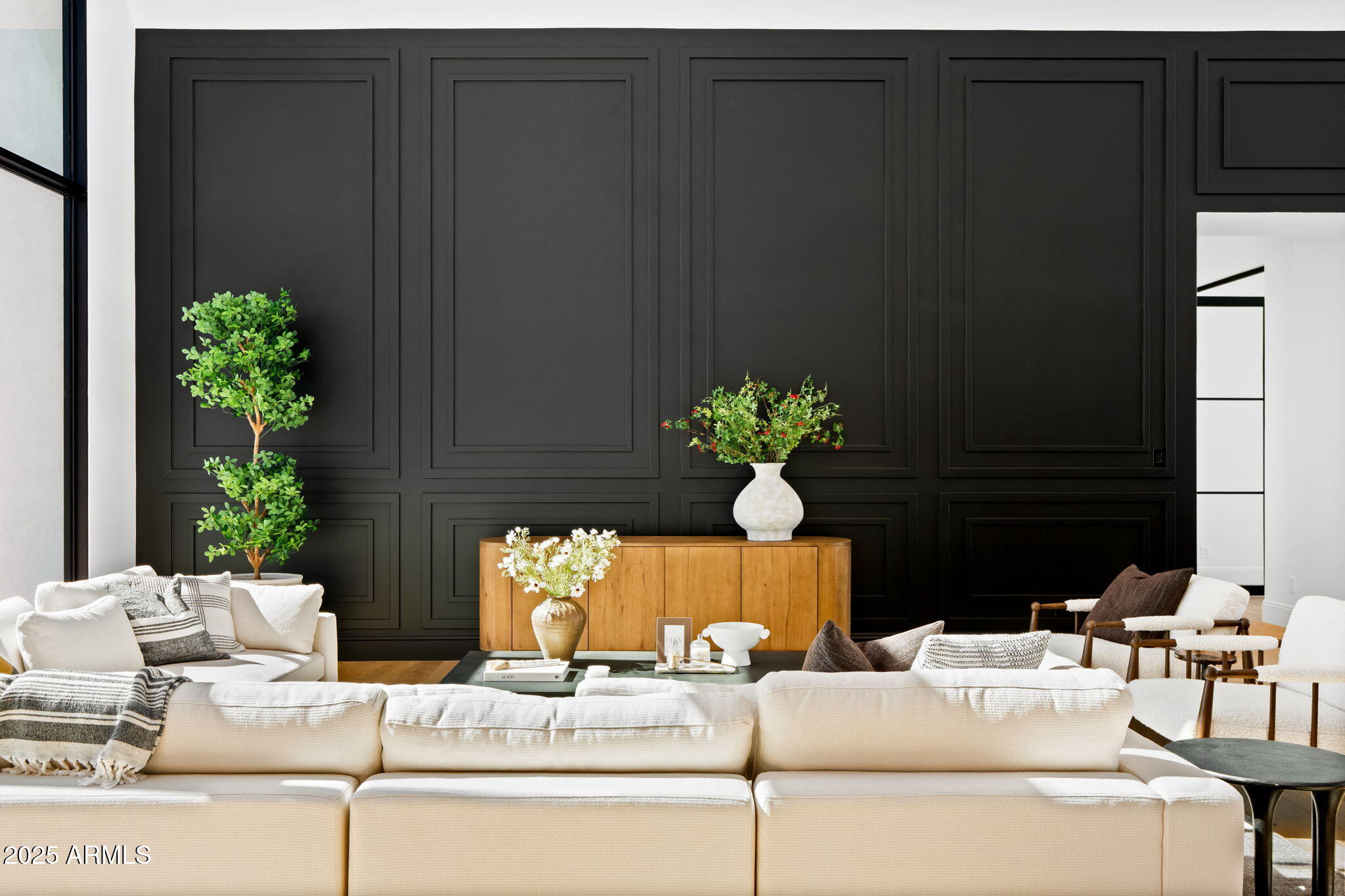 6230 E HILLCREST Boulevard