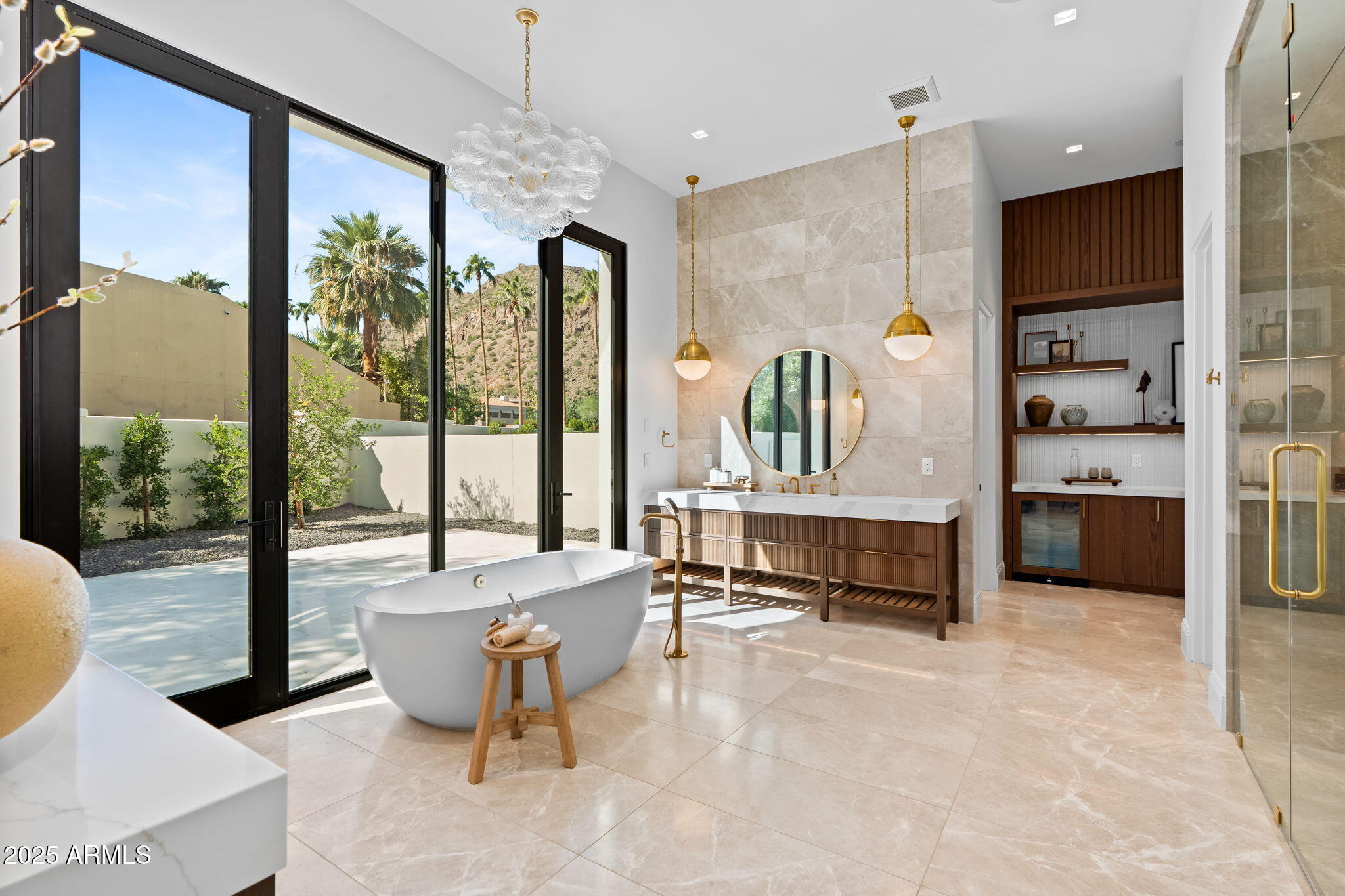 6230 E HILLCREST Boulevard