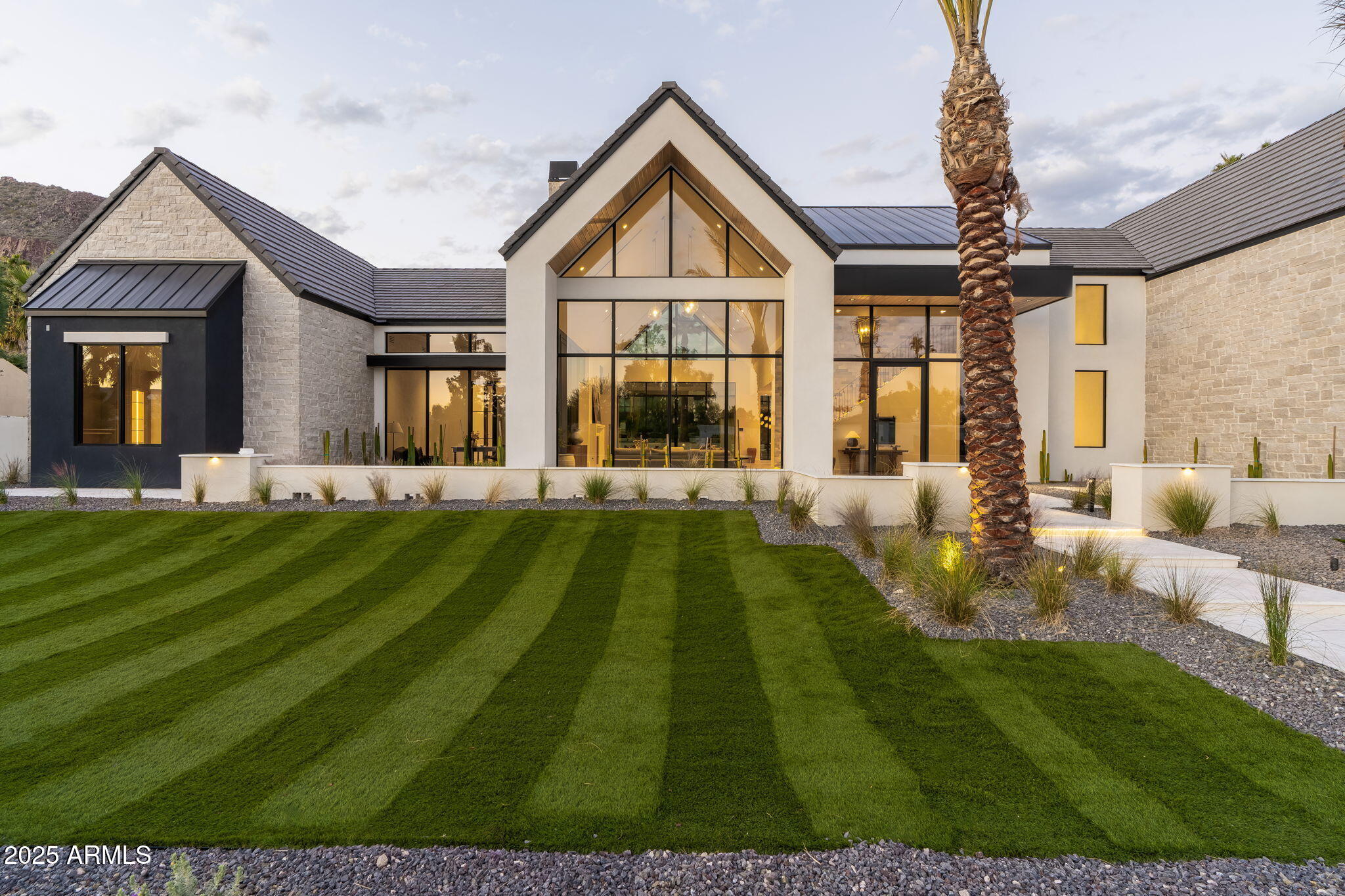 6230 E HILLCREST Boulevard