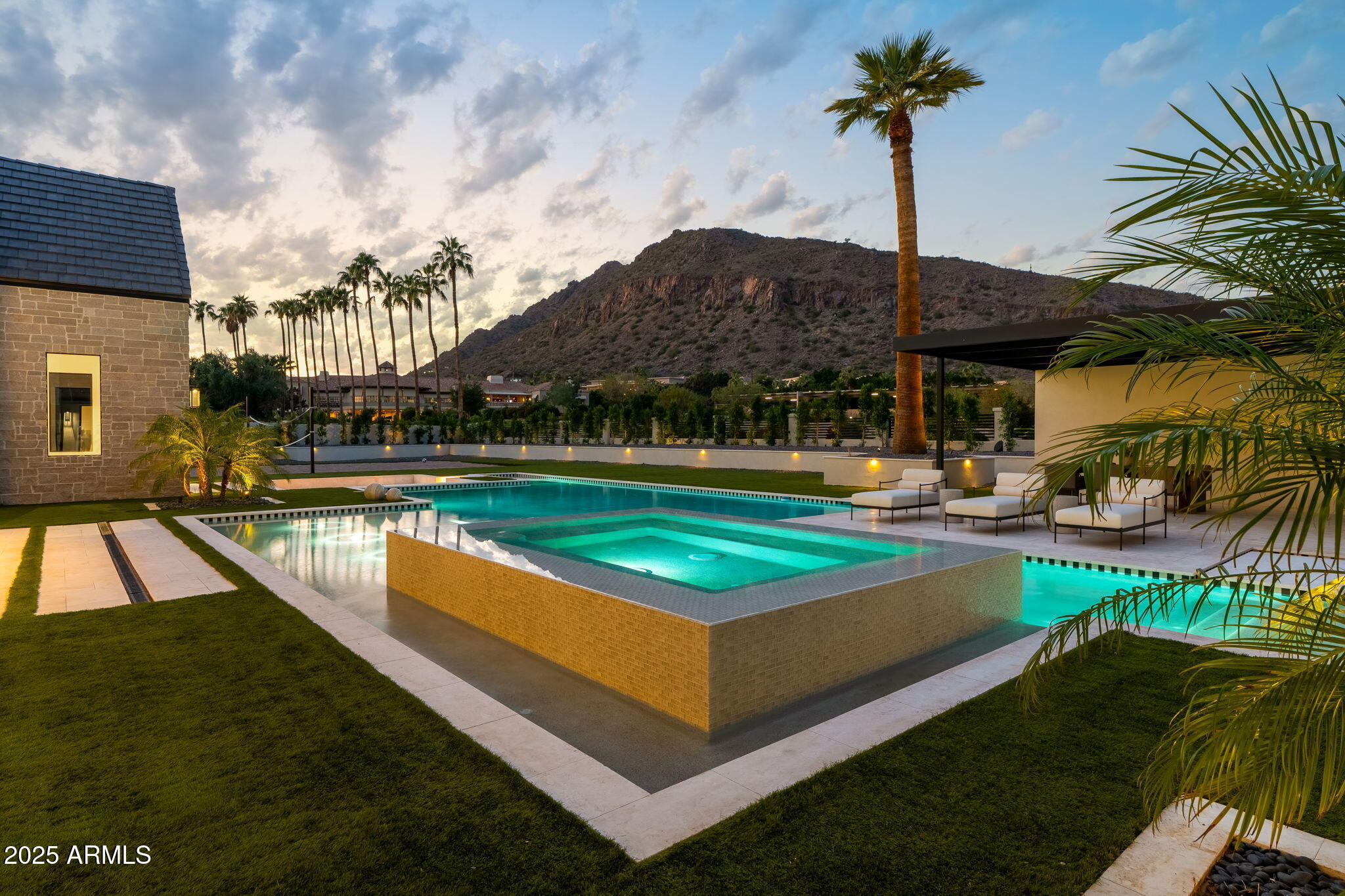 6230 E HILLCREST Boulevard