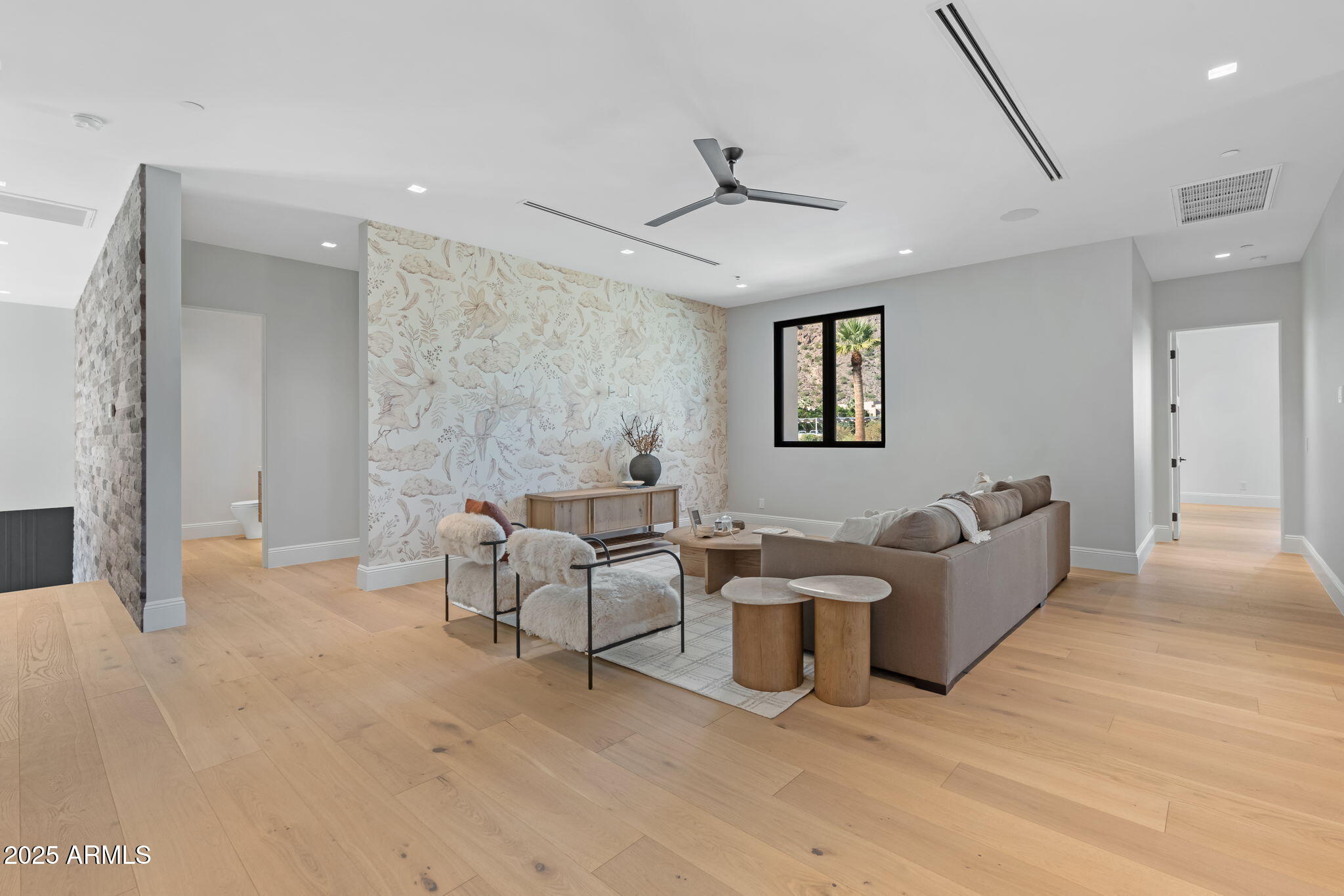 6230 E HILLCREST Boulevard