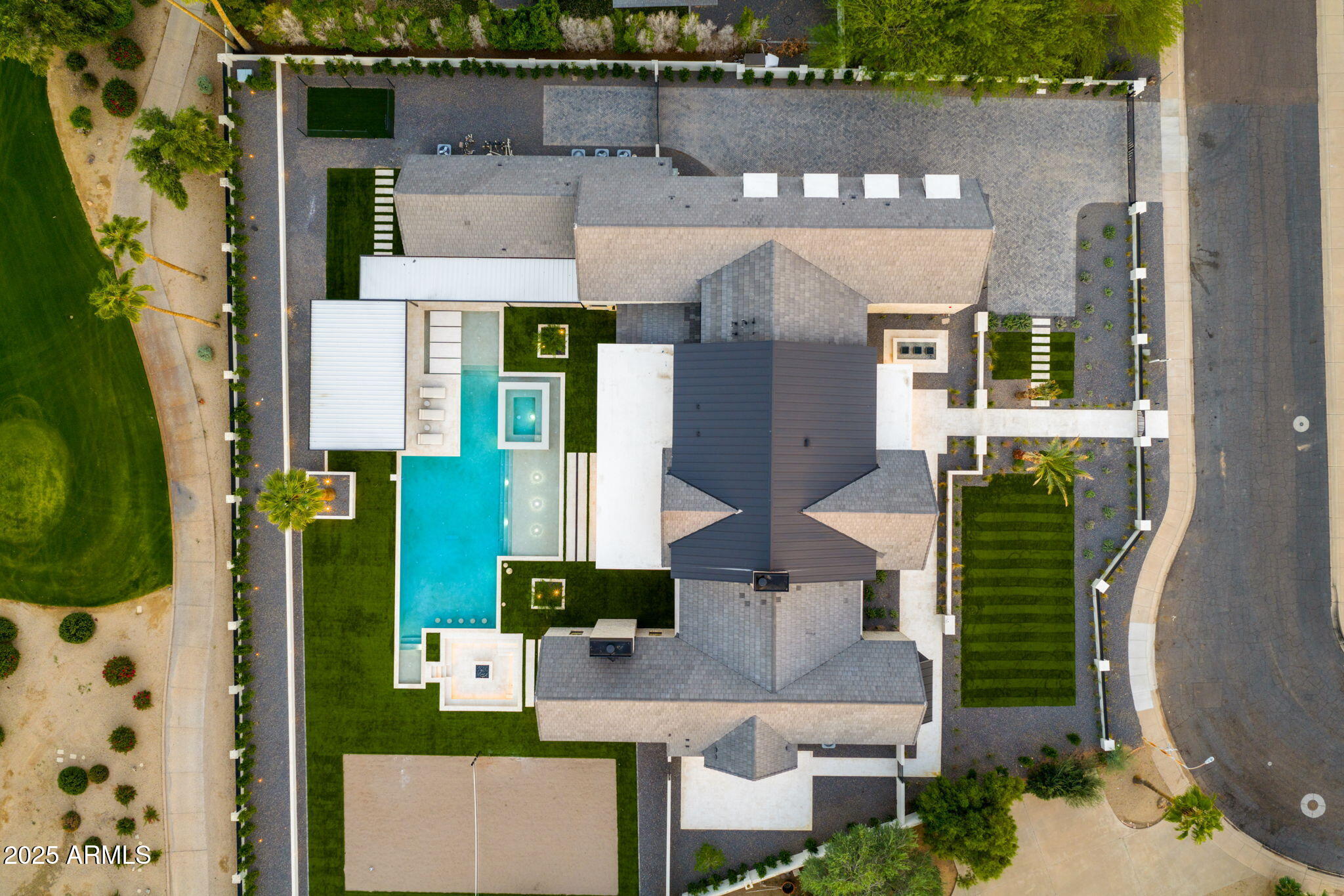 6230 E HILLCREST Boulevard