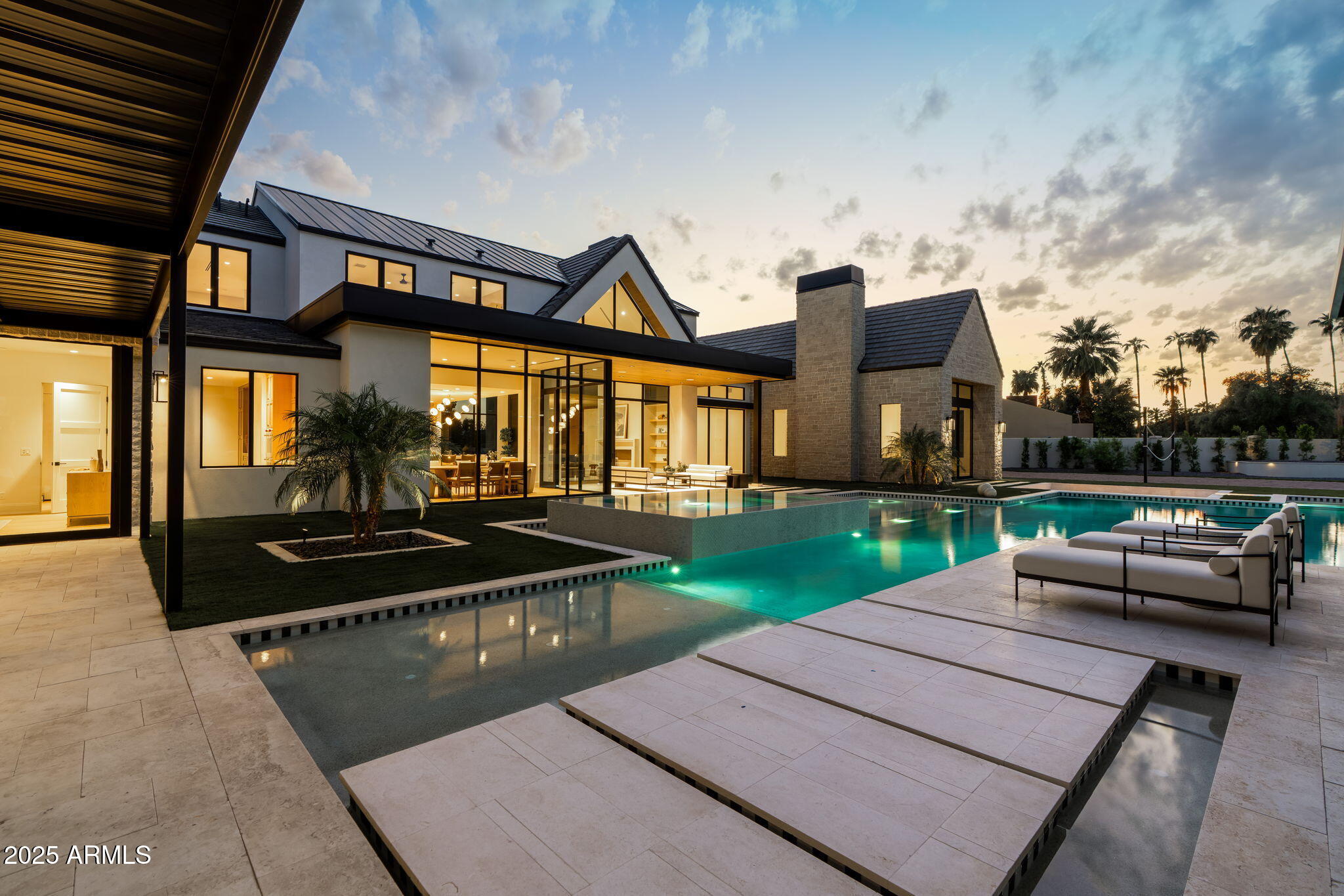 6230 E HILLCREST Boulevard