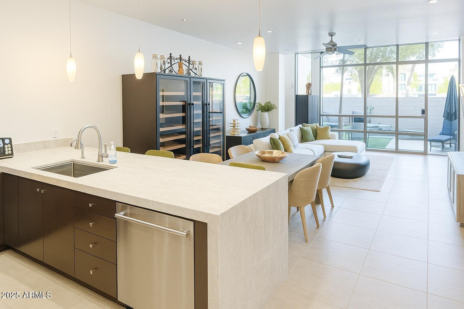 15215 N KIERLAND Boulevard, 103