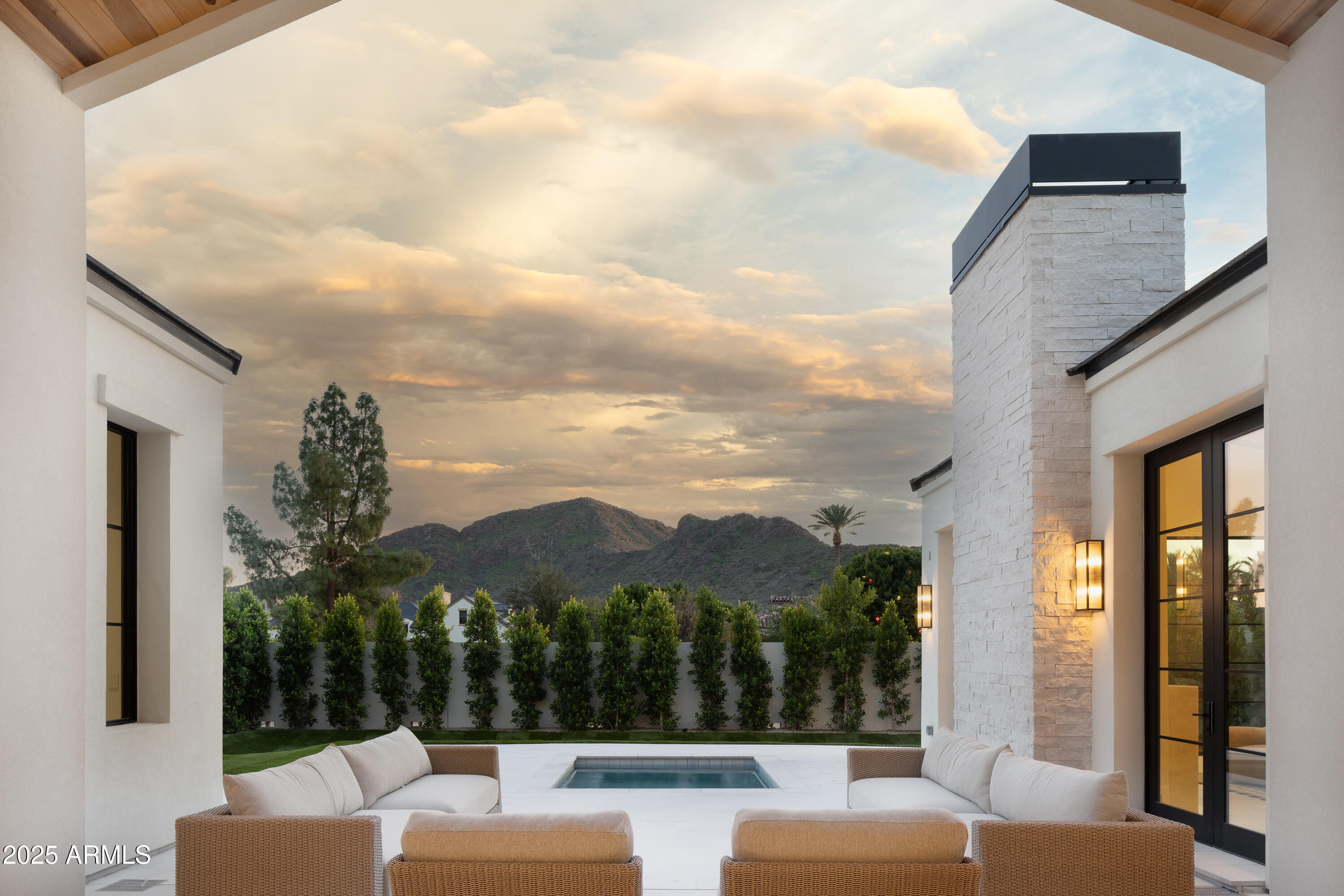 5636 E CABALLO Drive