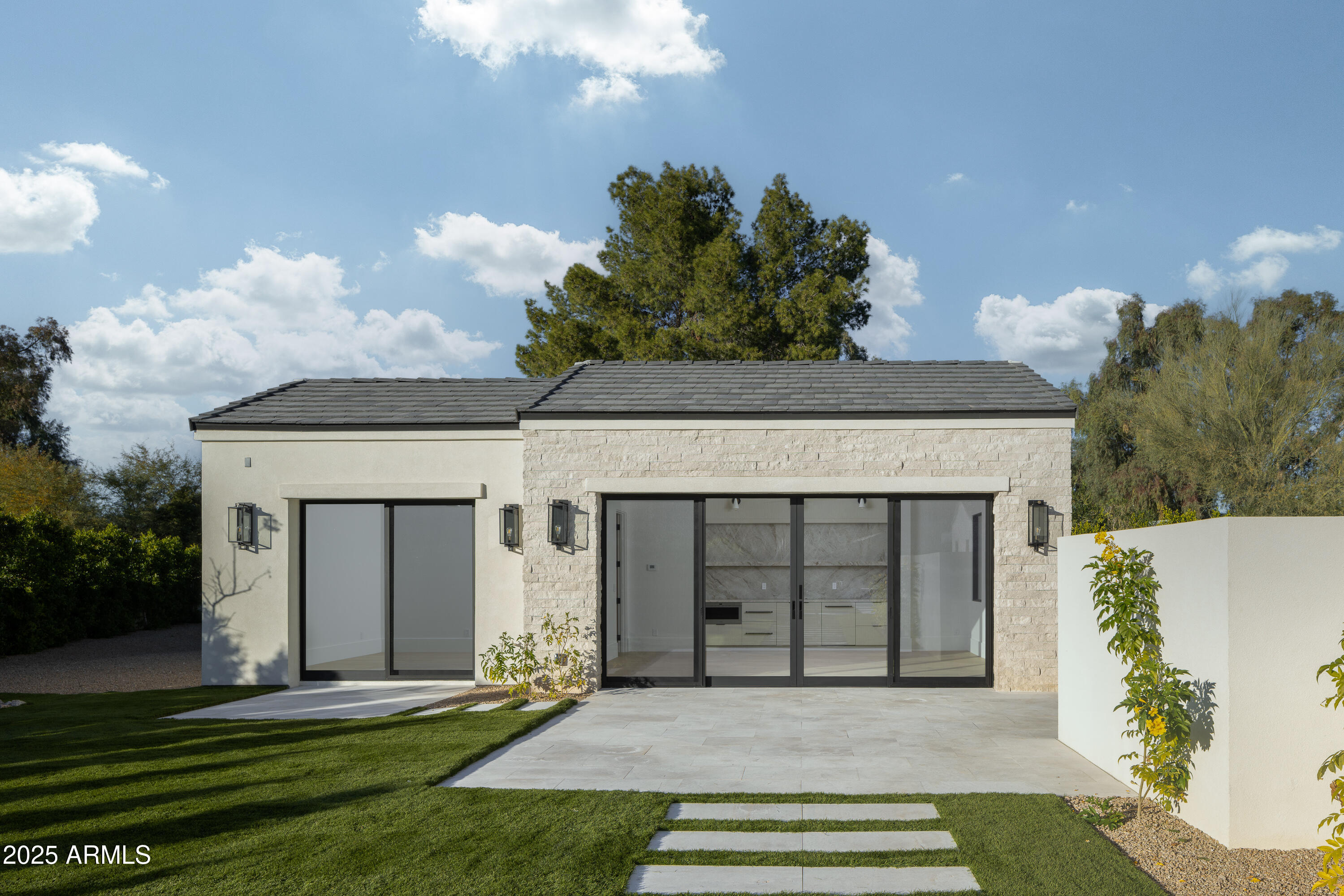 5636 E CABALLO Drive