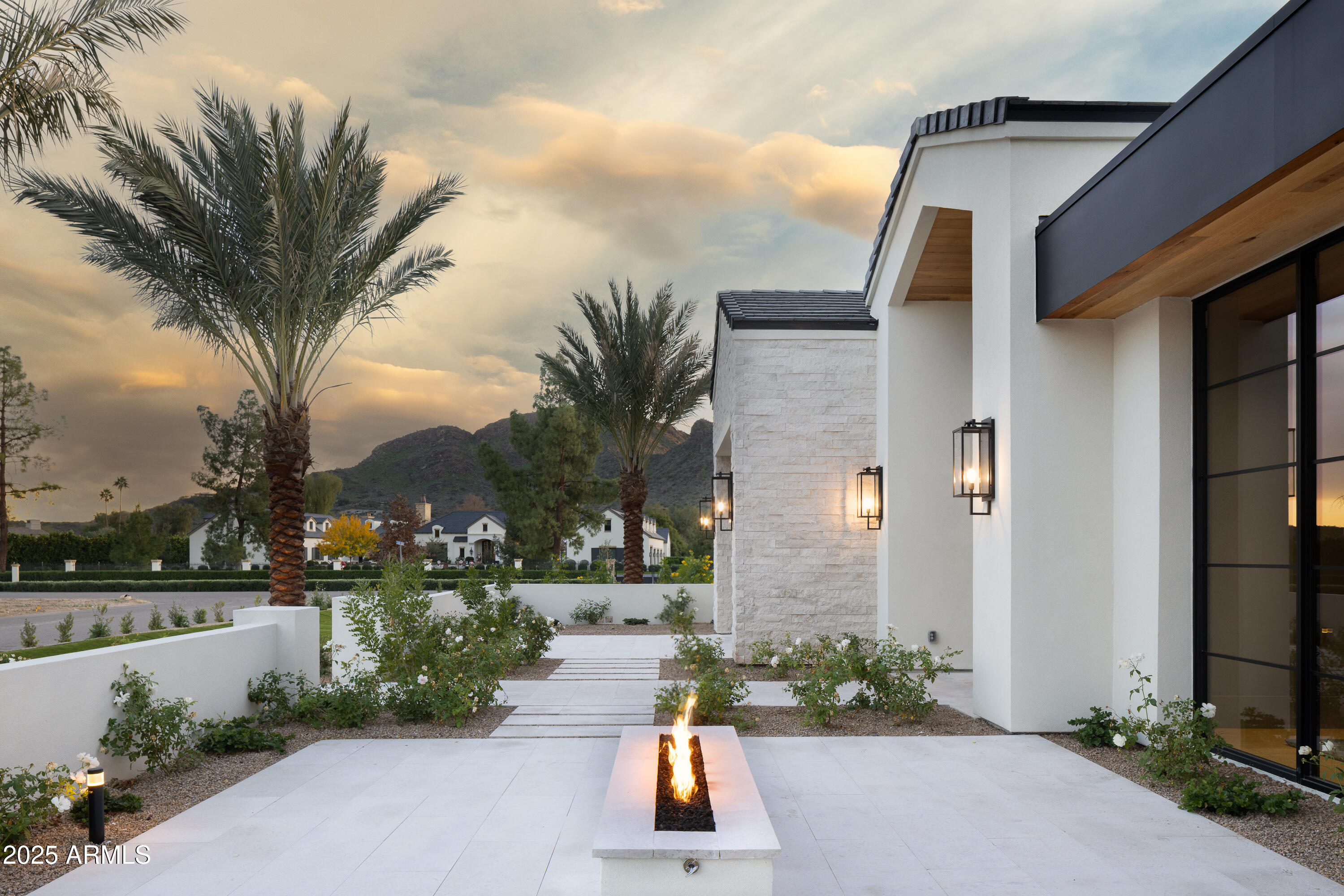 5636 E CABALLO Drive