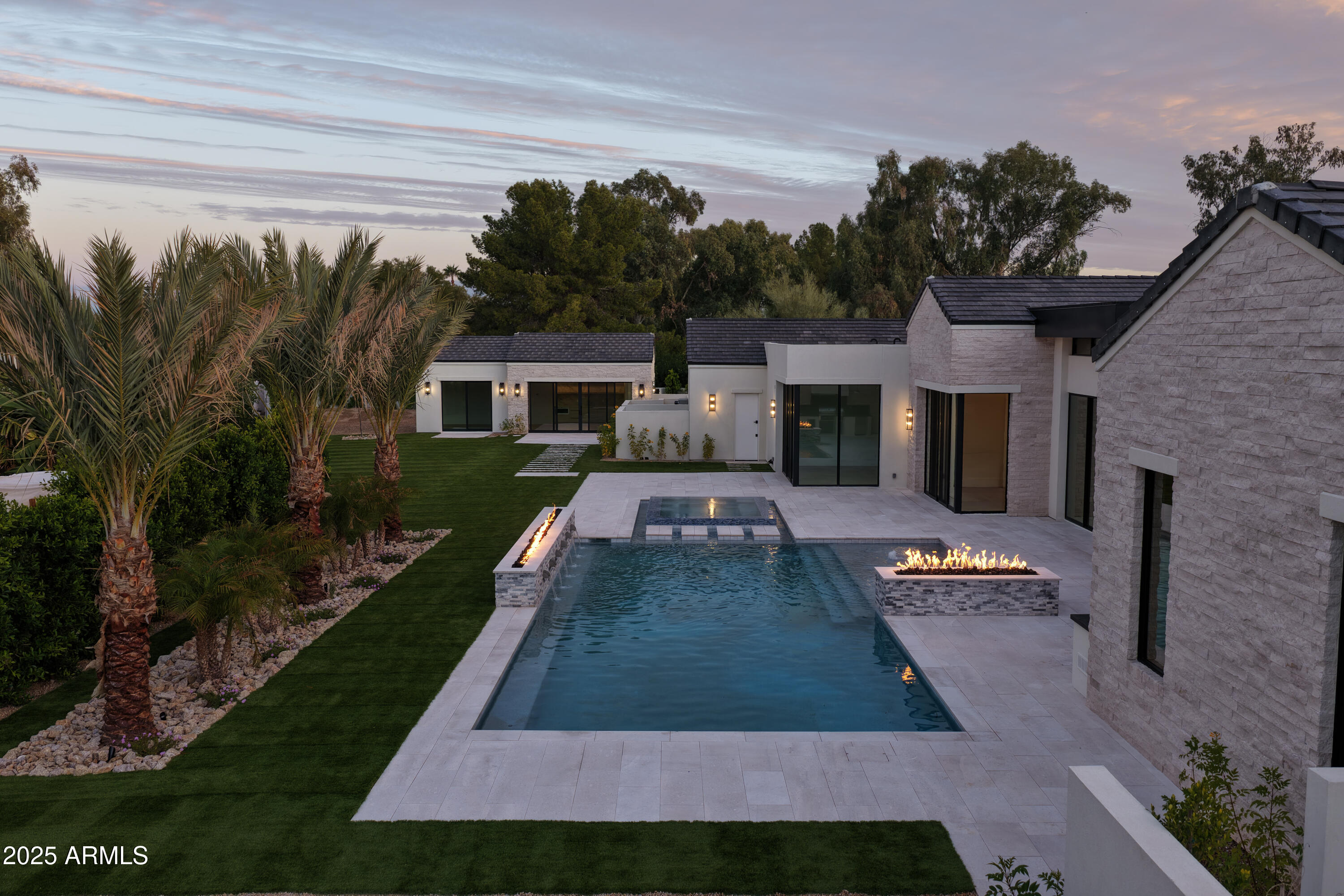 5636 E CABALLO Drive