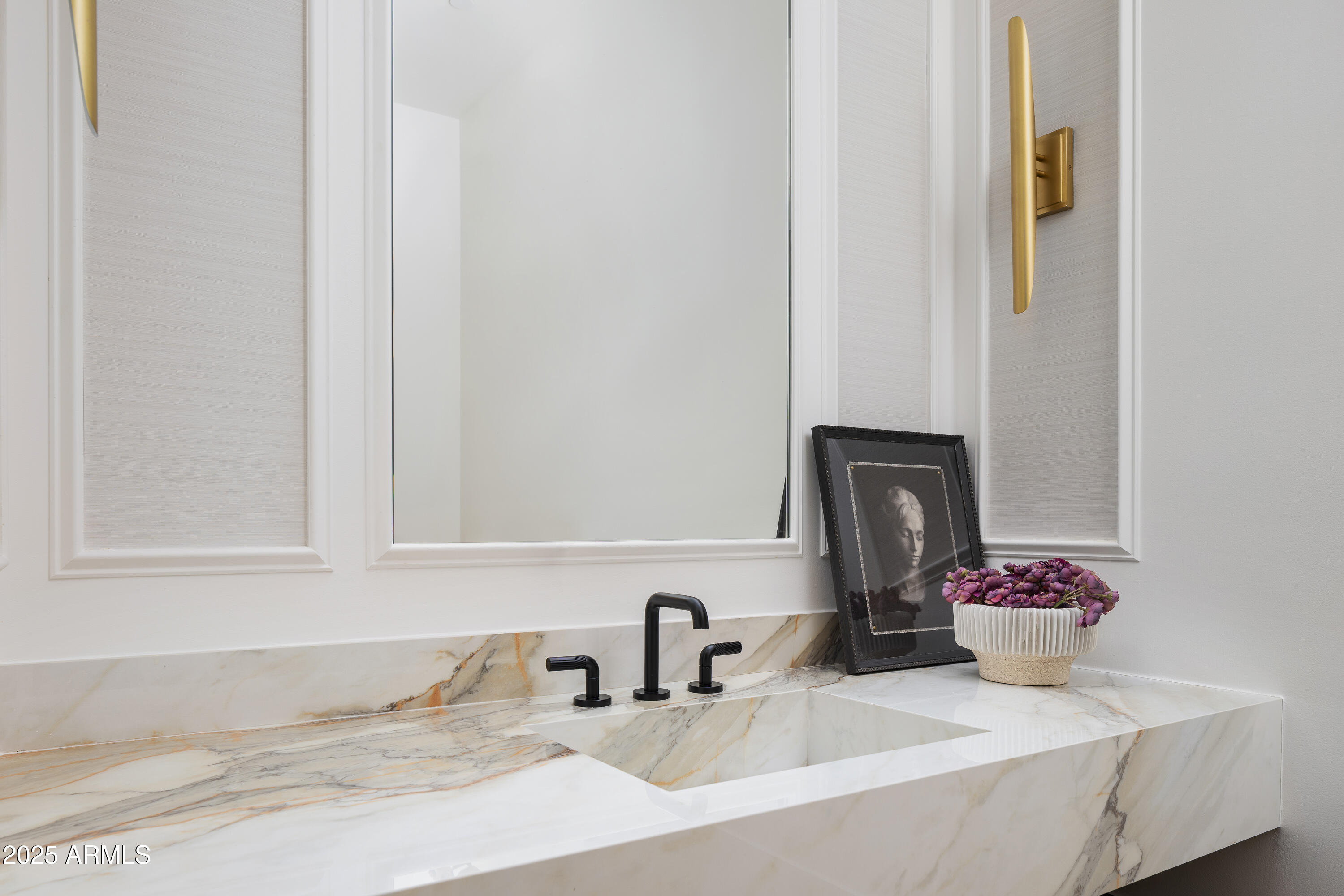 5636 E CABALLO Drive