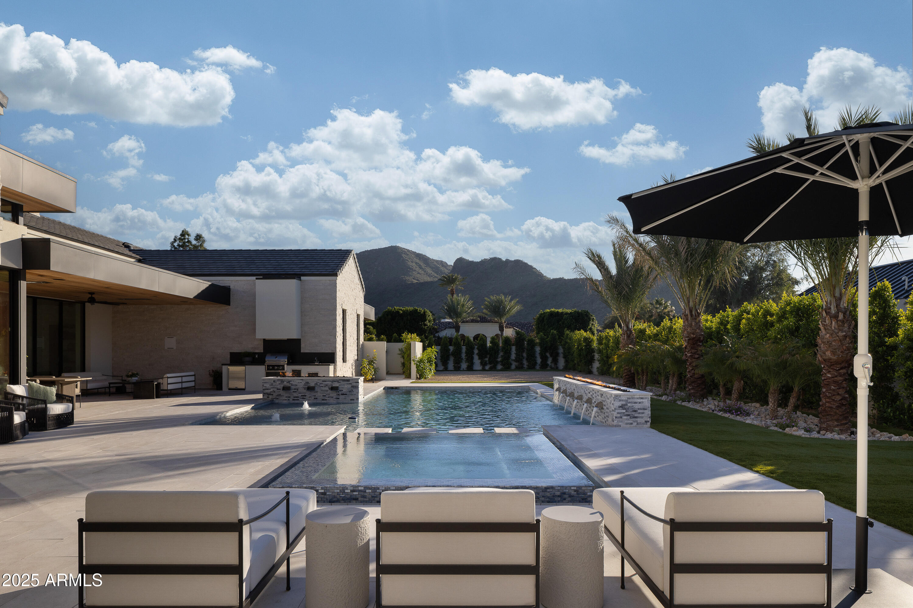 5636 E CABALLO Drive