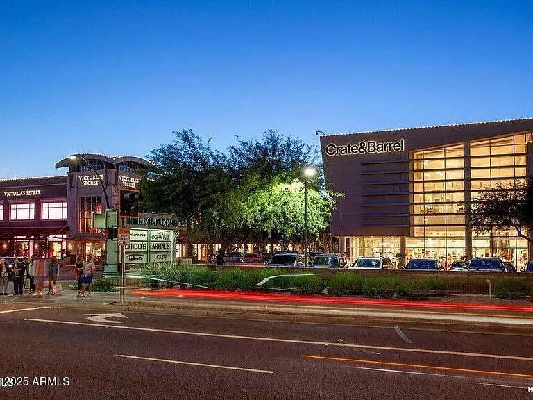 15215 N KIERLAND Boulevard 103