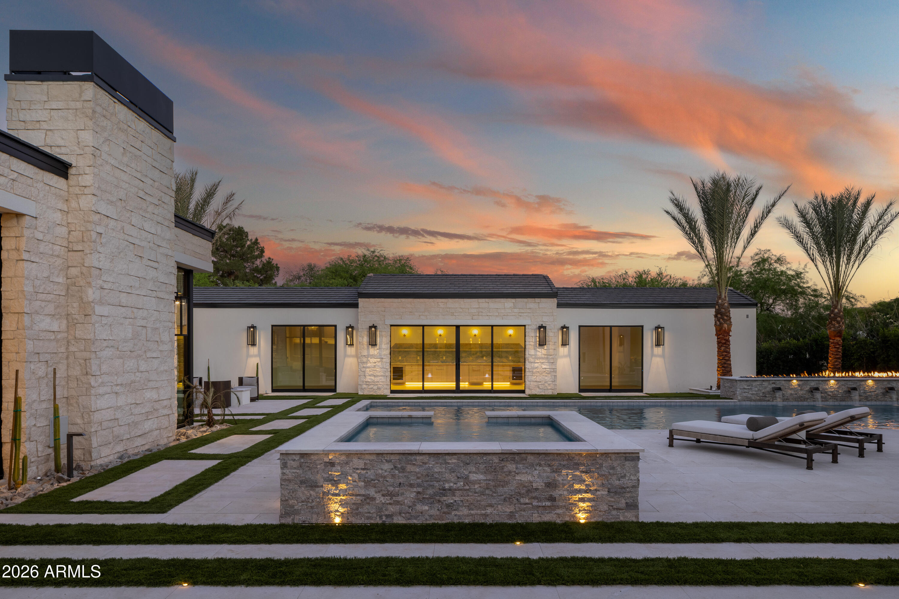 5717 E VIA LOS RANCHOS