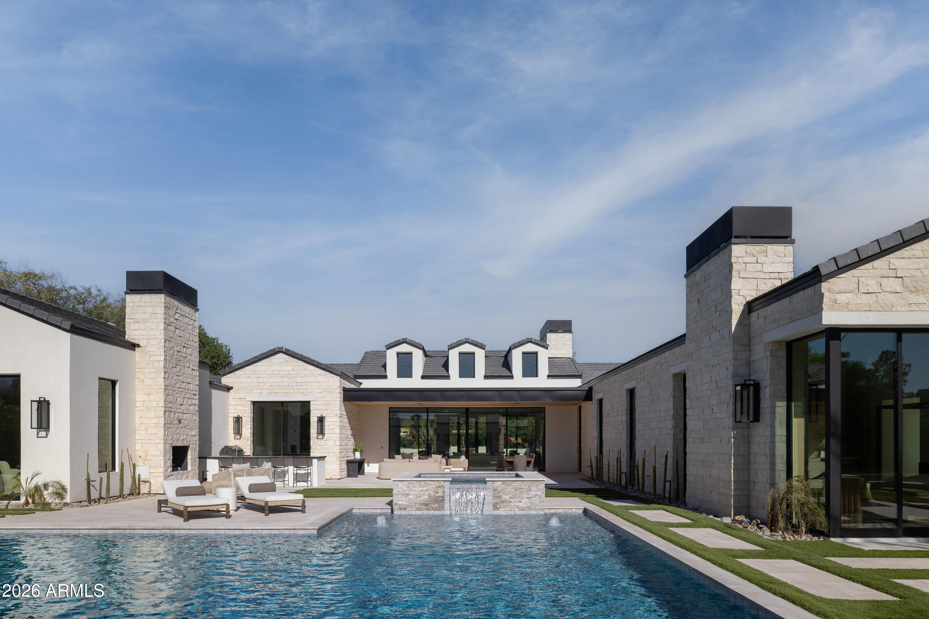 5717 E VIA LOS RANCHOS