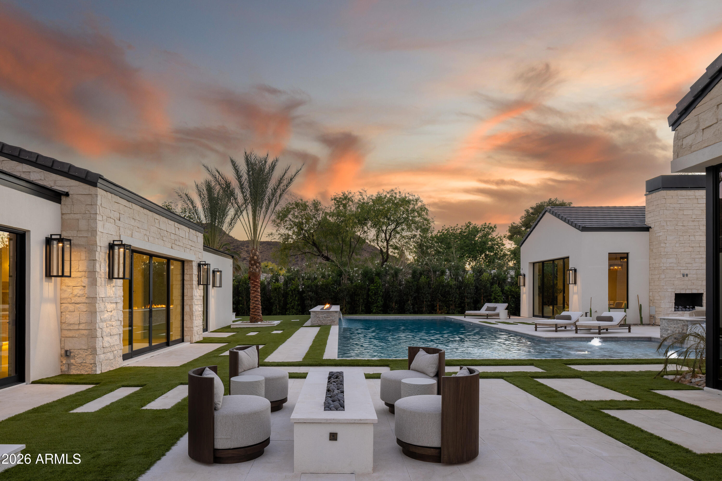 5717 E VIA LOS RANCHOS