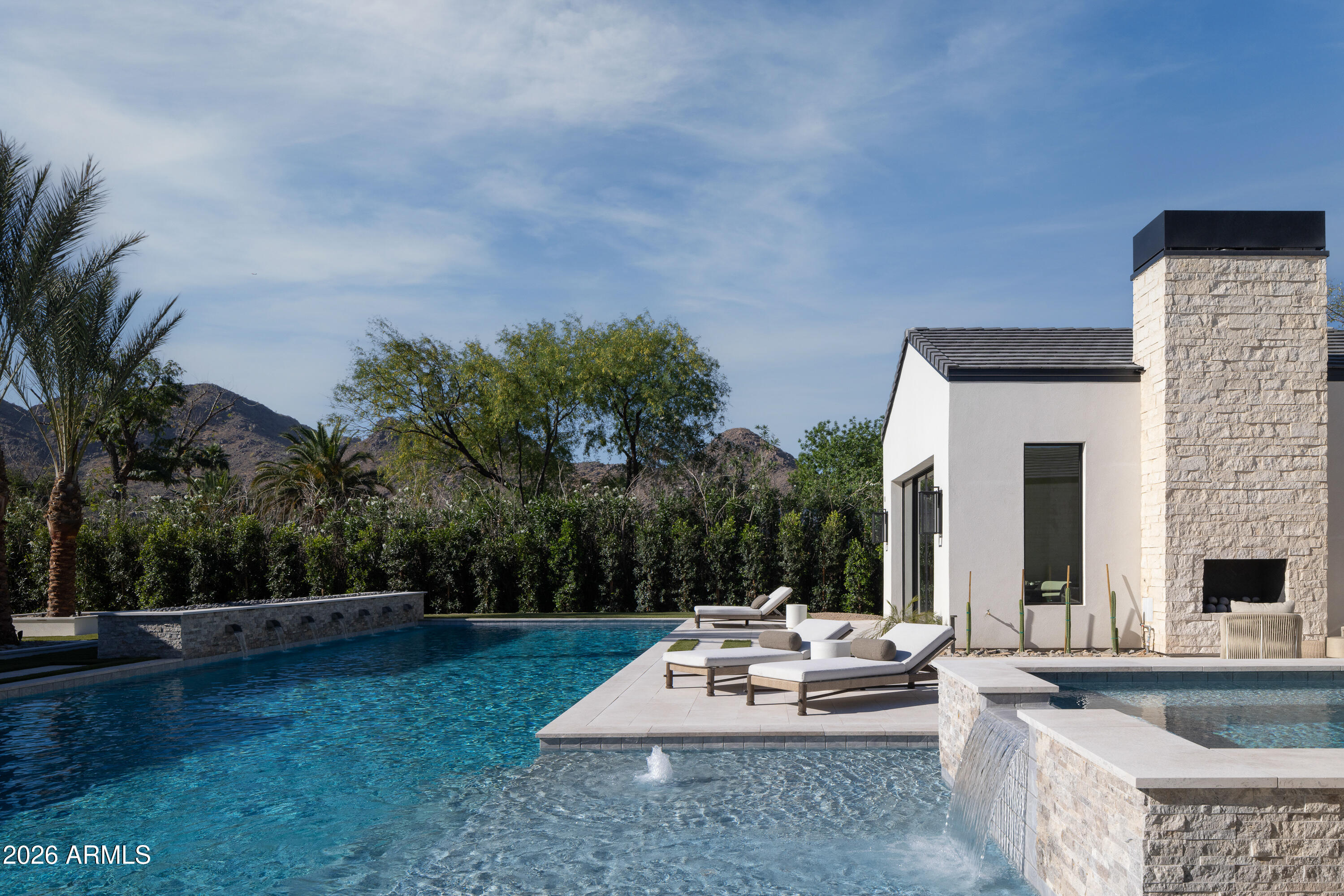 5717 E VIA LOS RANCHOS