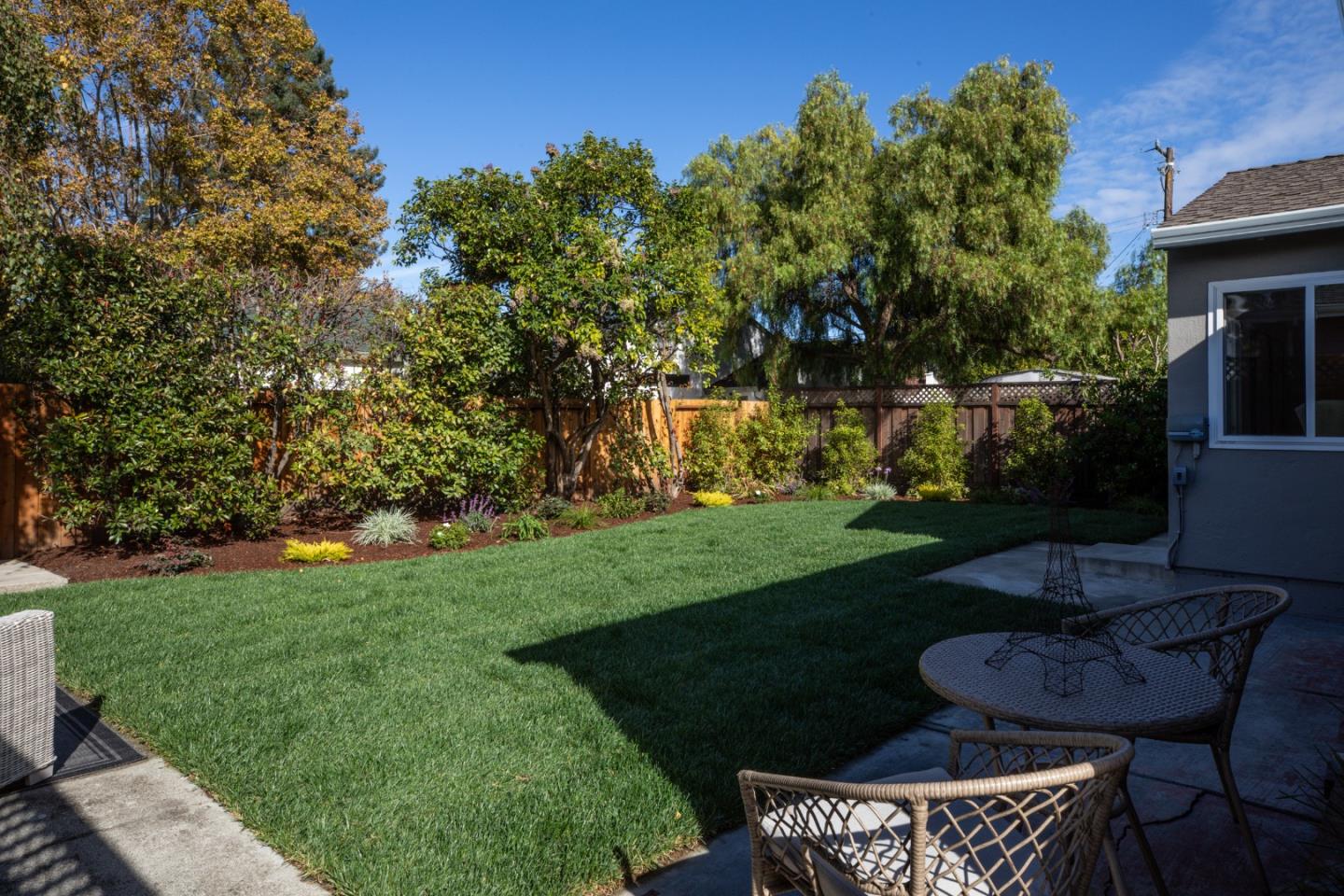 1010 Roosevelt Avenue