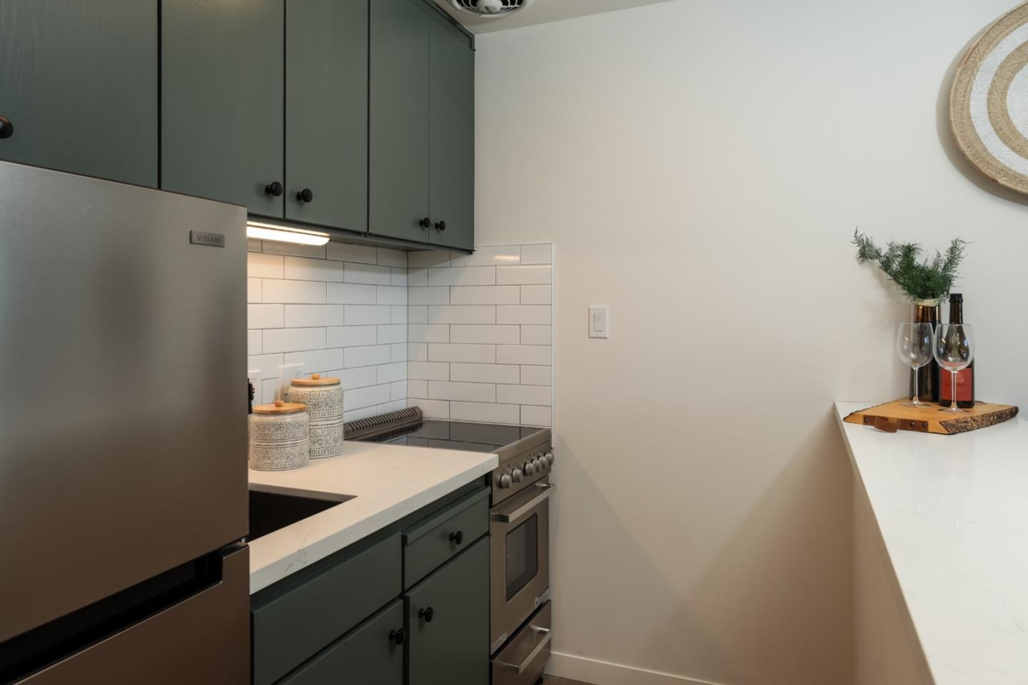 815 N Humboldt ST 503