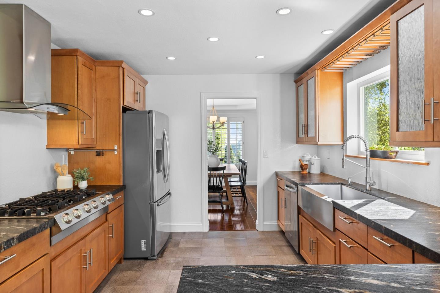 218 Exeter AVE