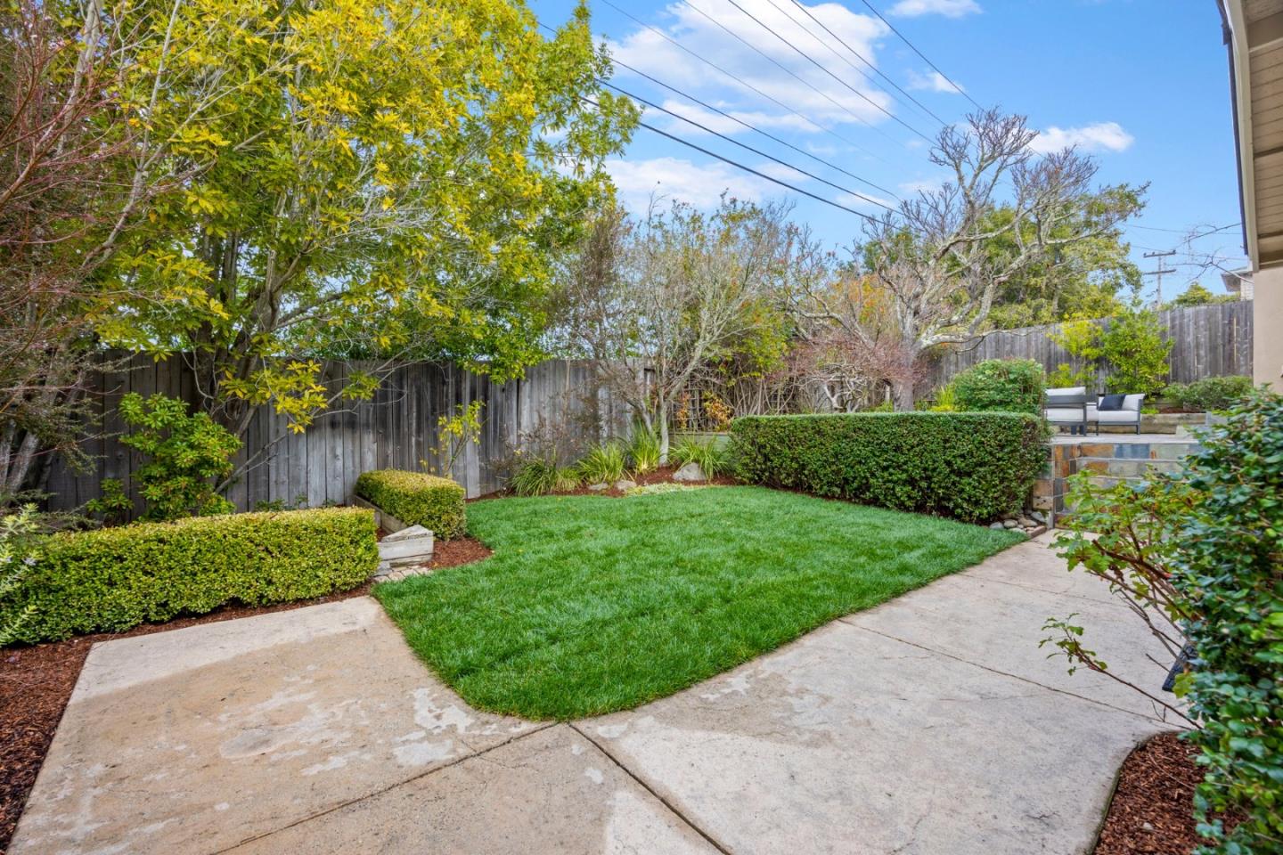 1812 Fernwood WAY