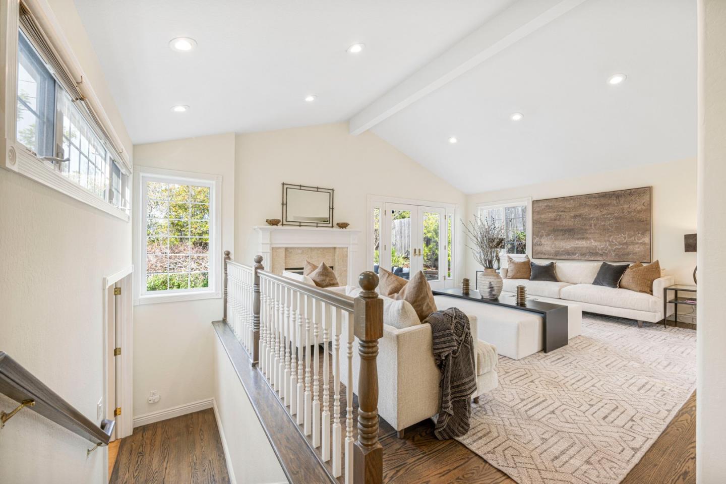 1812 Fernwood WAY