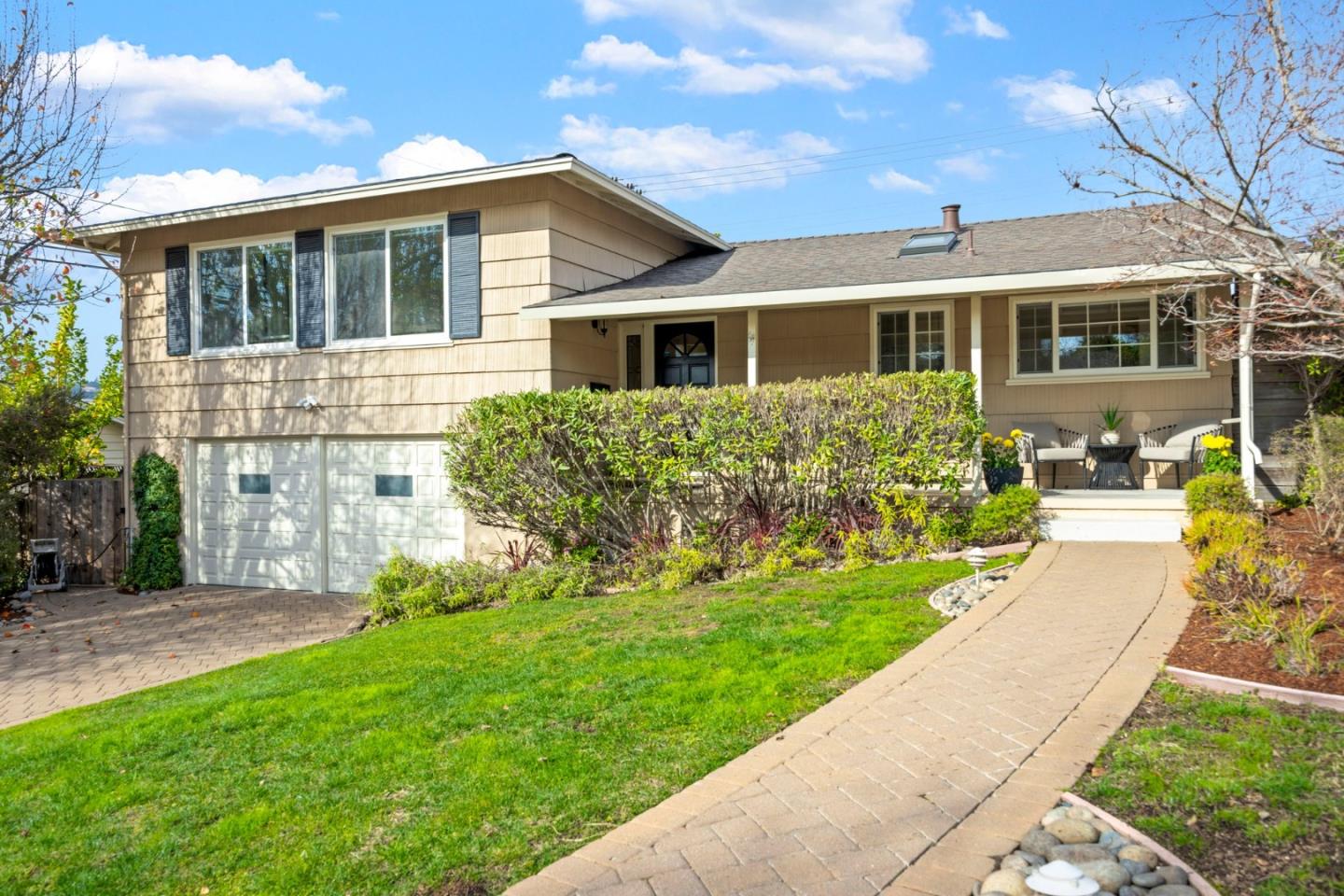 1812 Fernwood WAY