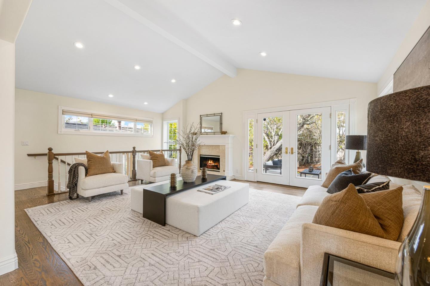 1812 Fernwood WAY