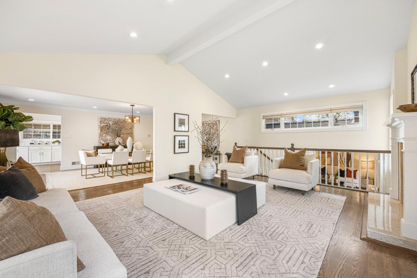1812 Fernwood WAY