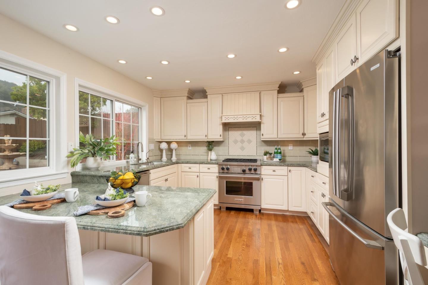 55 Bennington DR