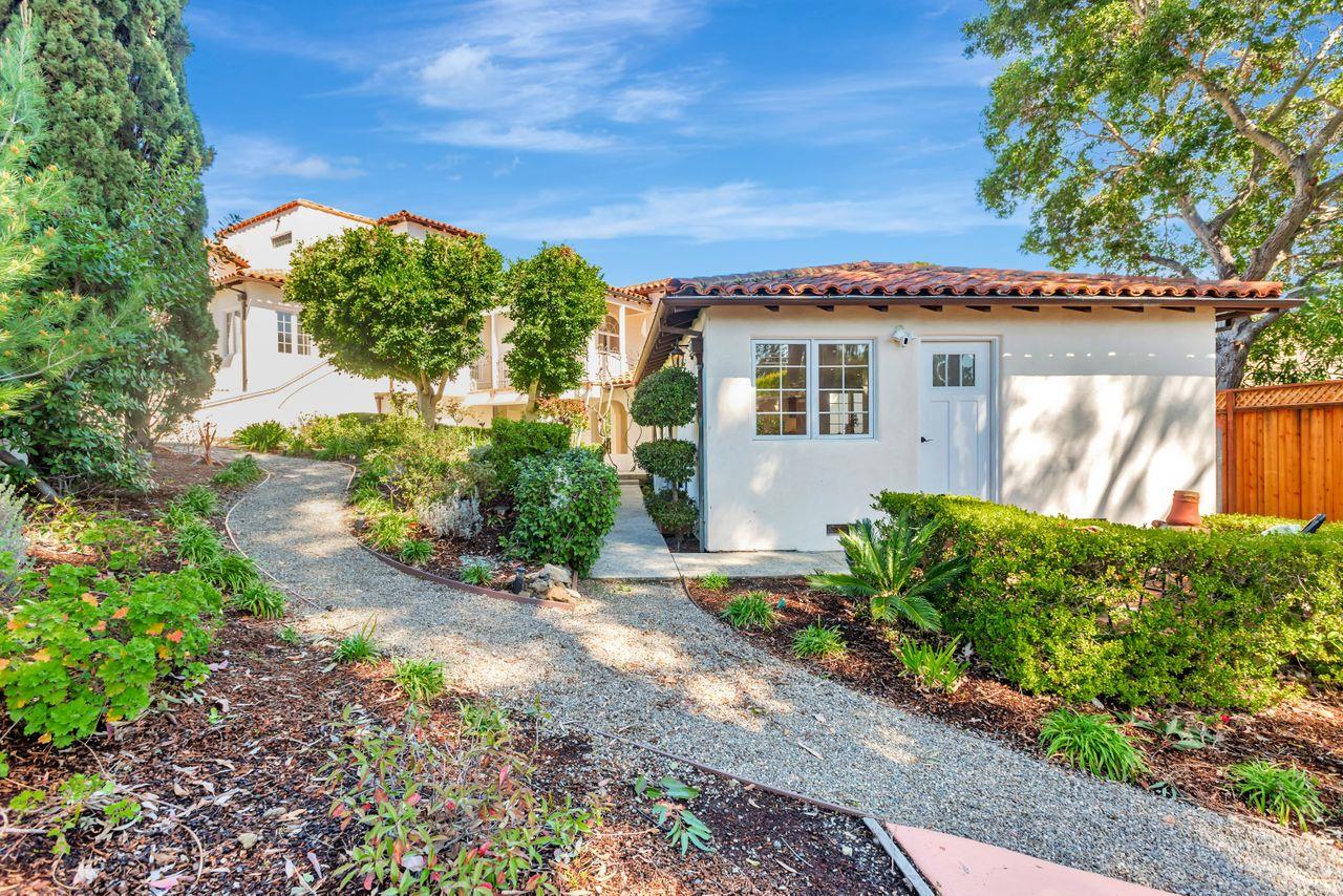 819 Bayview WAY