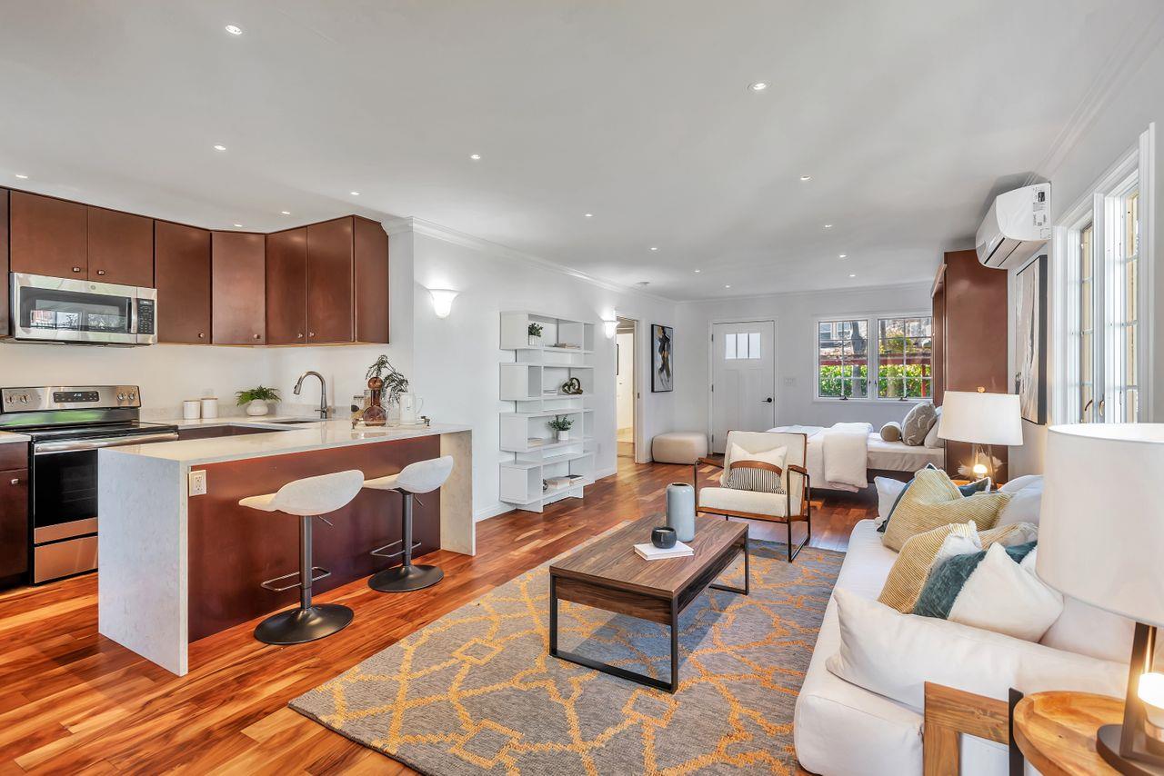 819 Bayview WAY