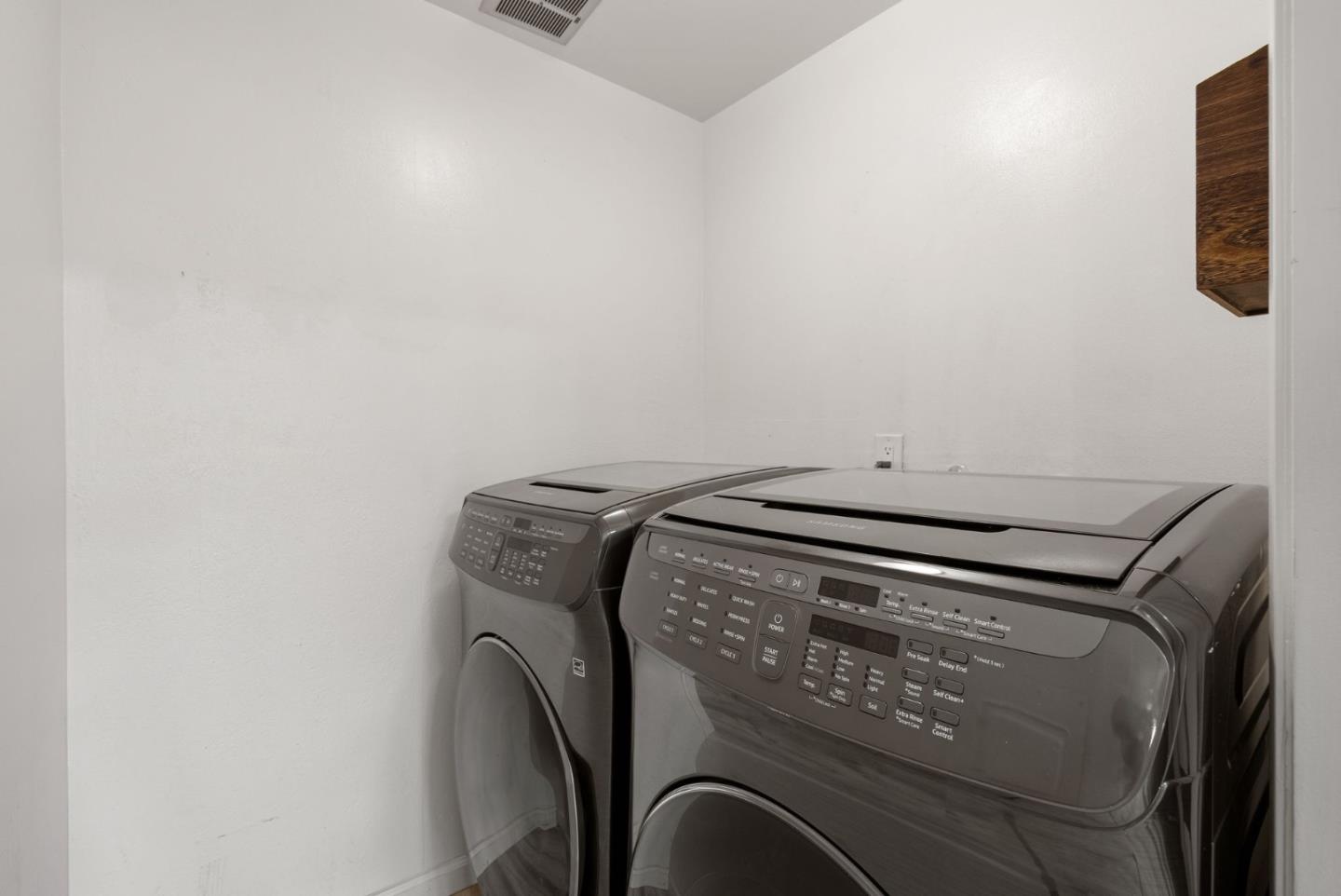 3352 La Mesa DR 17