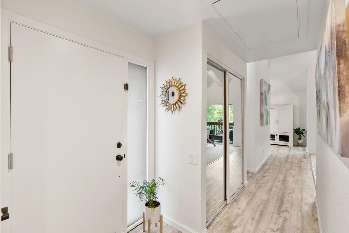 3352 La Mesa DR 17