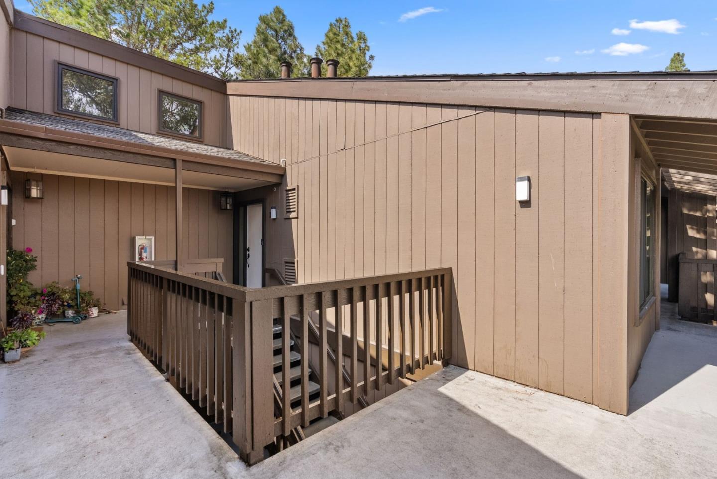 3352 La Mesa DR 17