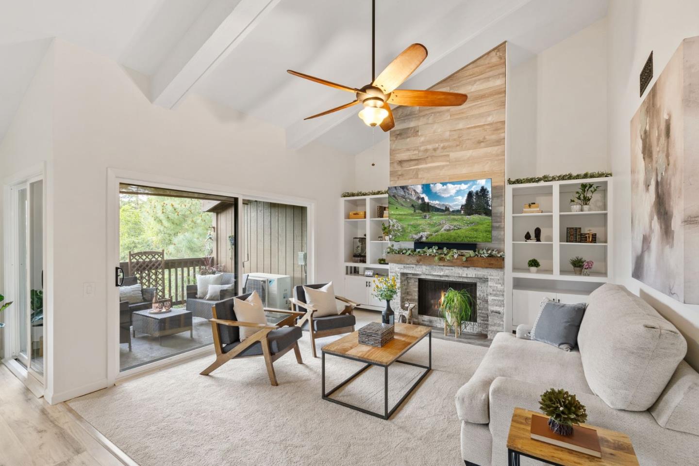 3352 La Mesa DR 17