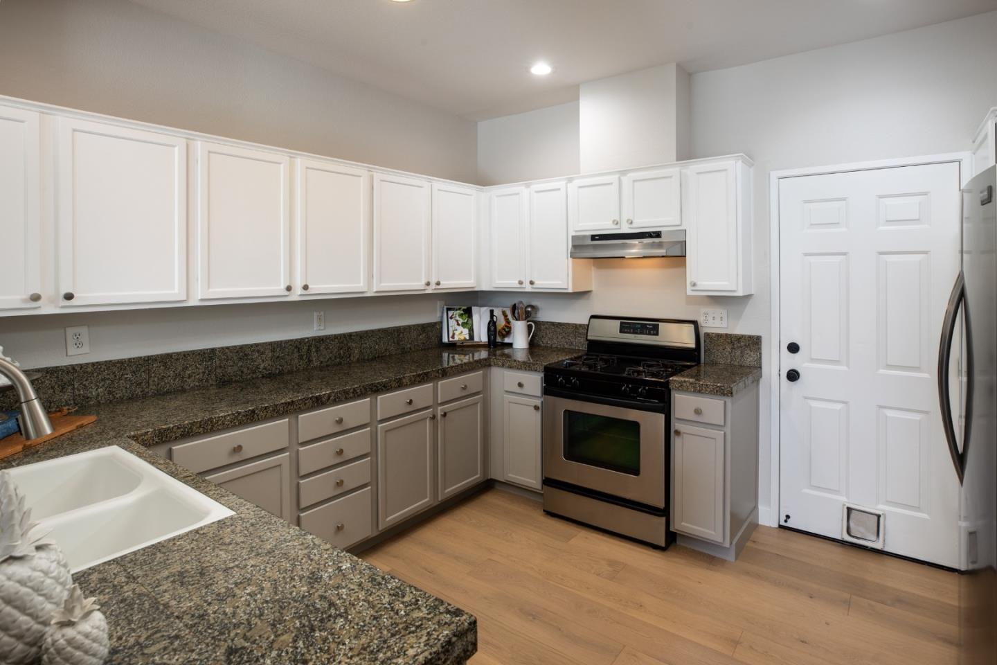 156 Positano CIR