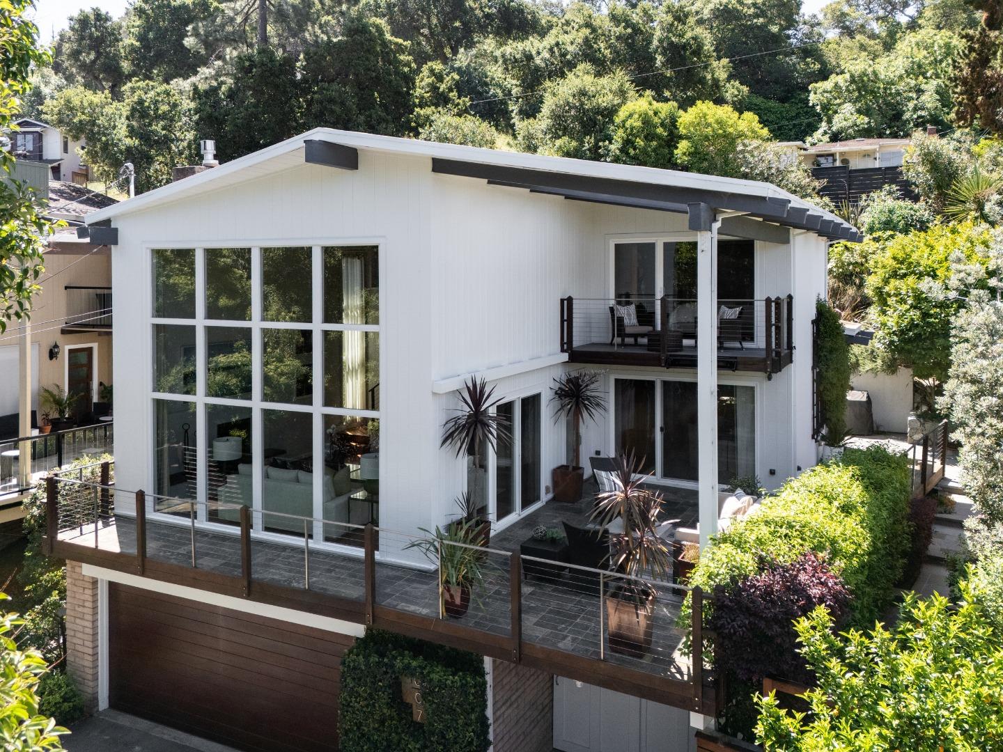 7 Phillip LN
