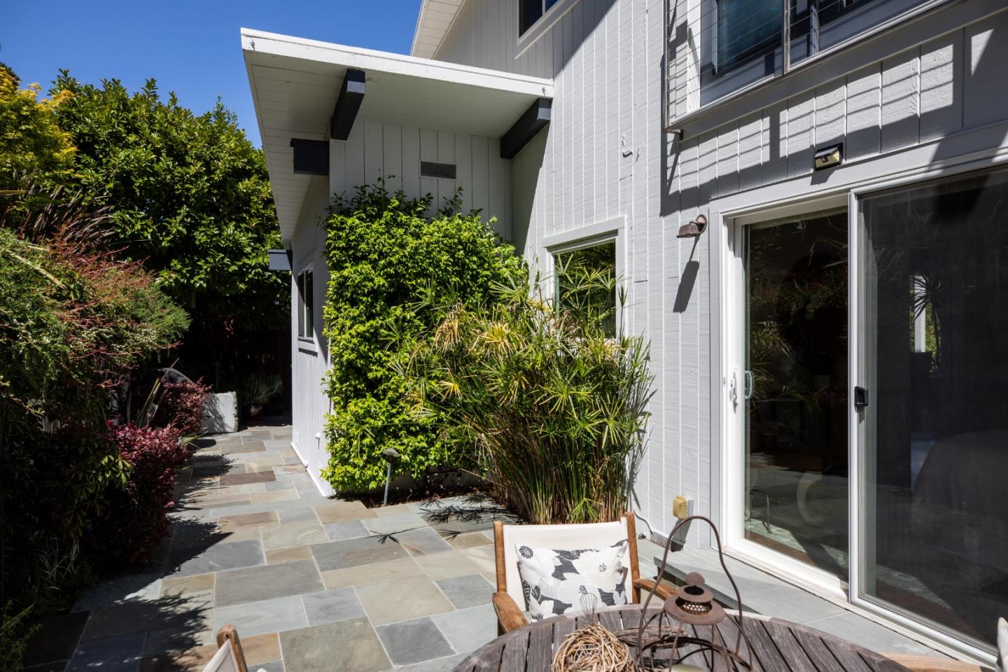 7 Phillip LN