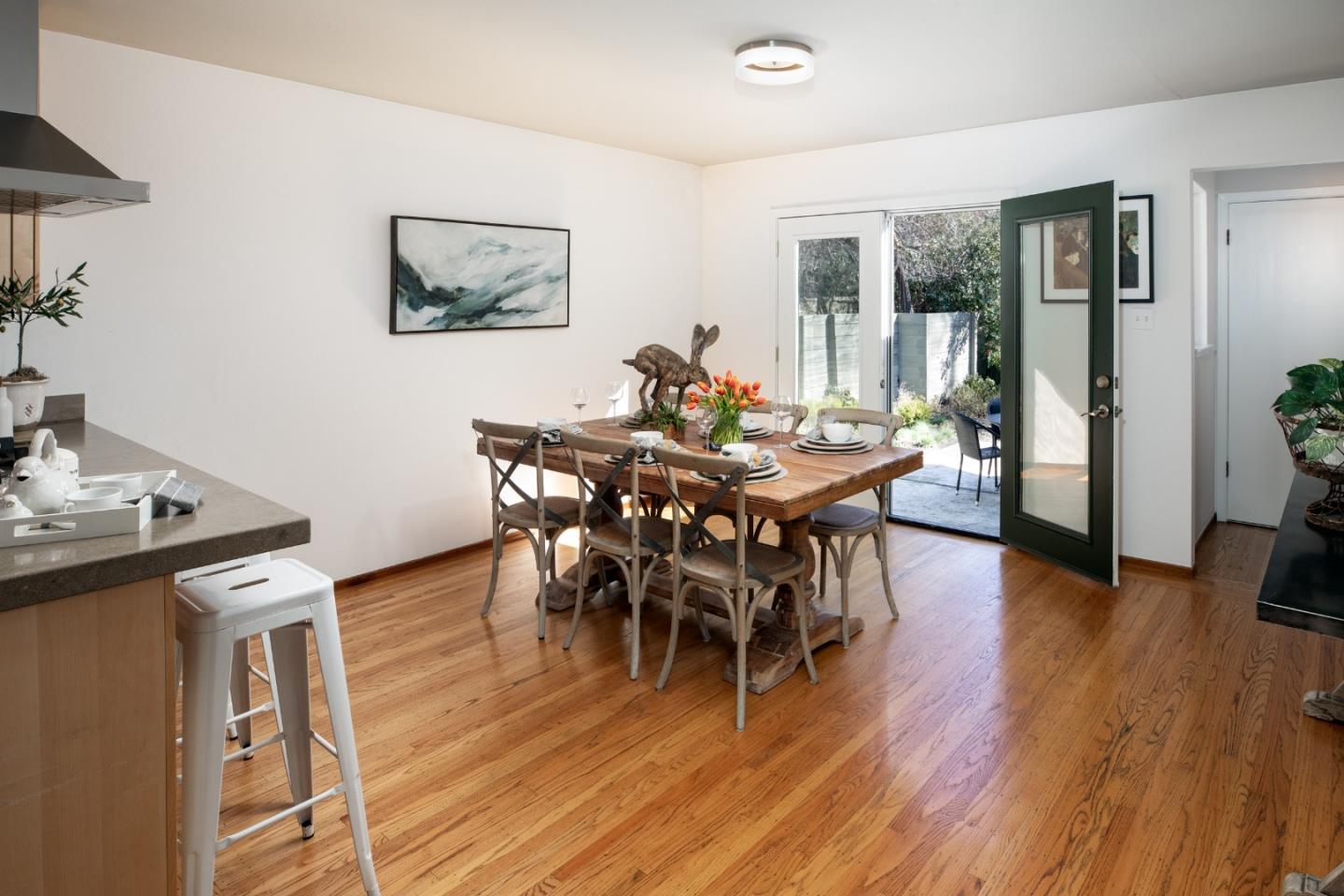 654 Loma Verde Avenue