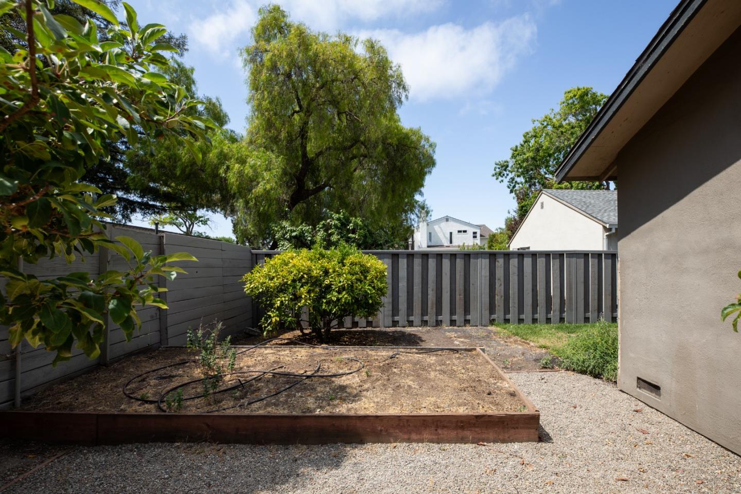 654 Loma Verde Avenue