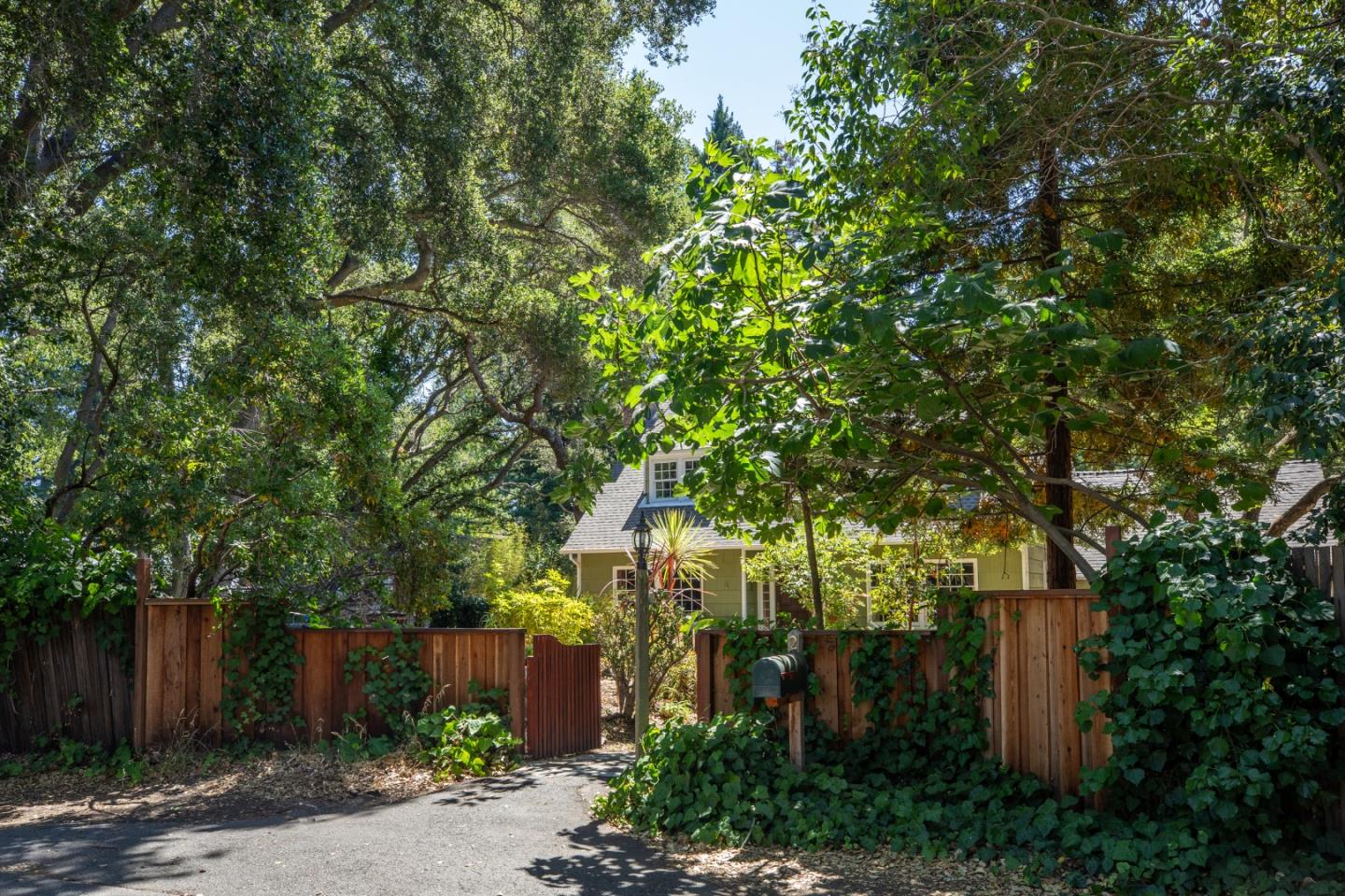 2 Bassett Lane