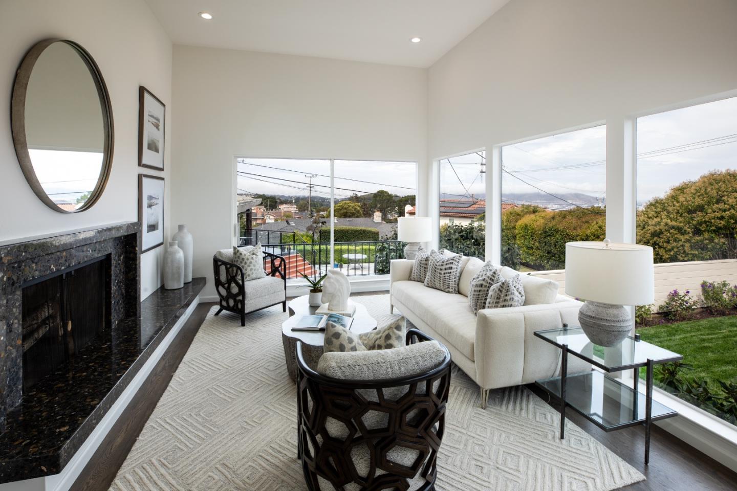 818 Crestview Drive