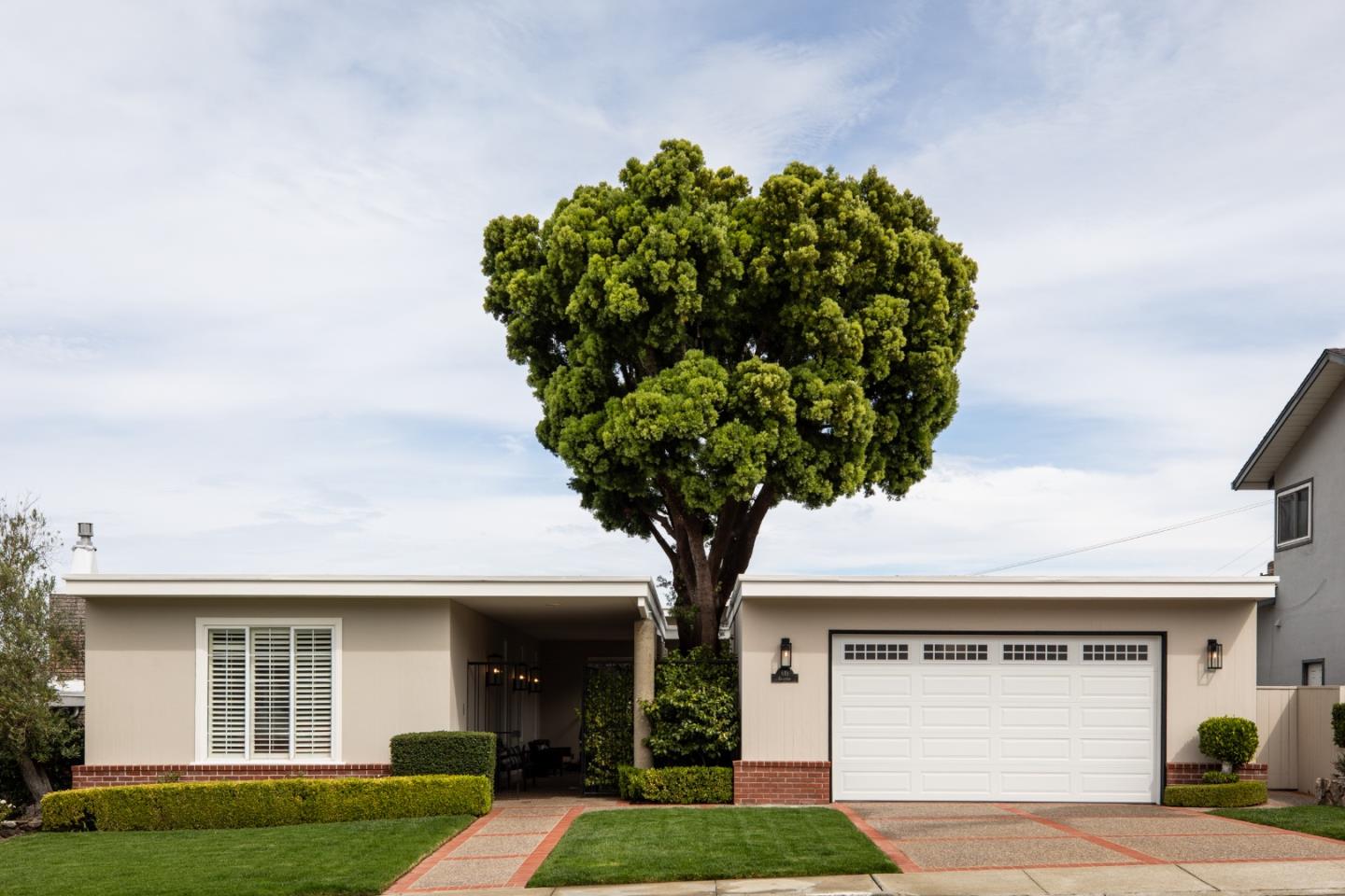 818 Crestview Drive